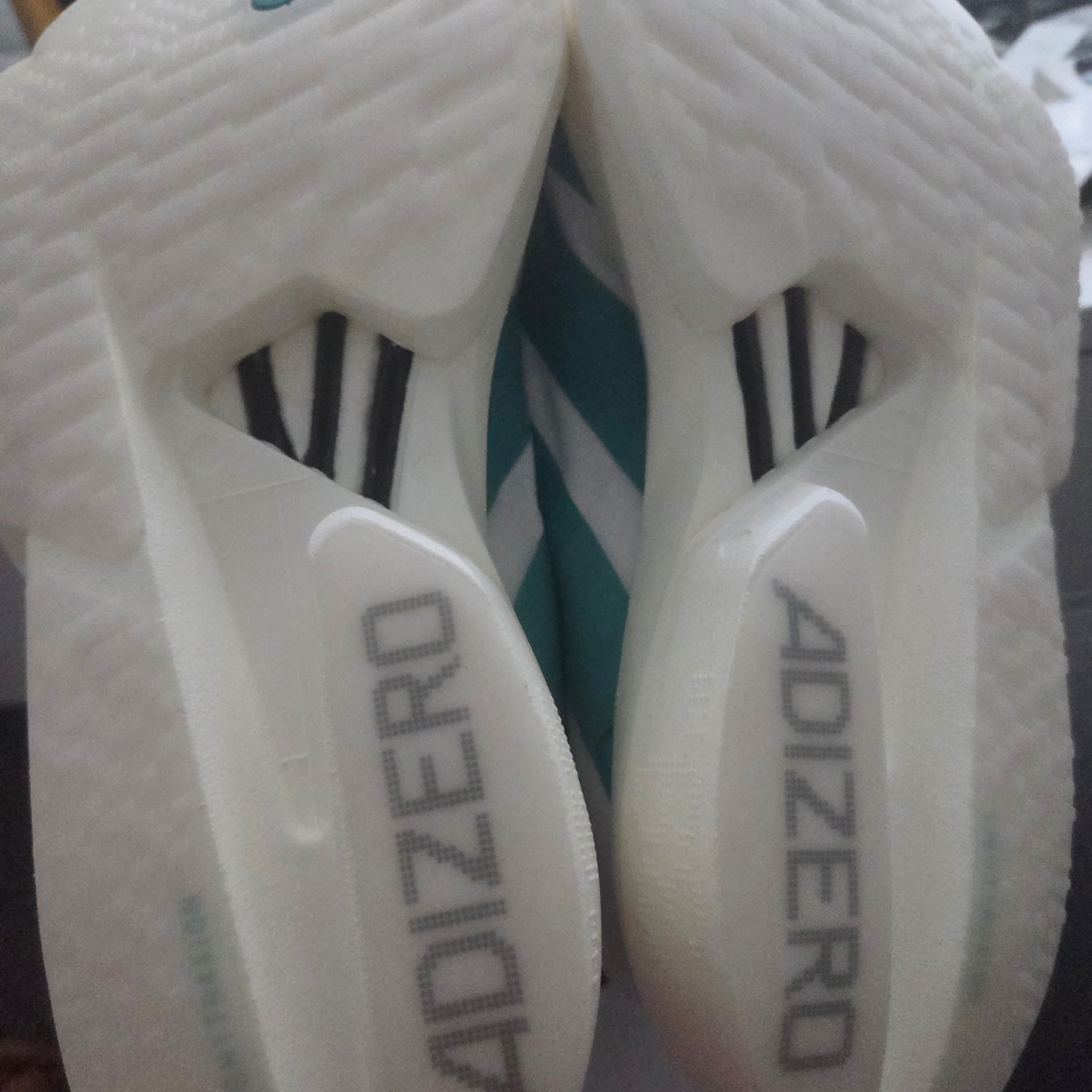 Adidas Adizero Adios Pro 4 Cloud White Pure Teal 착용 스타일 - 3