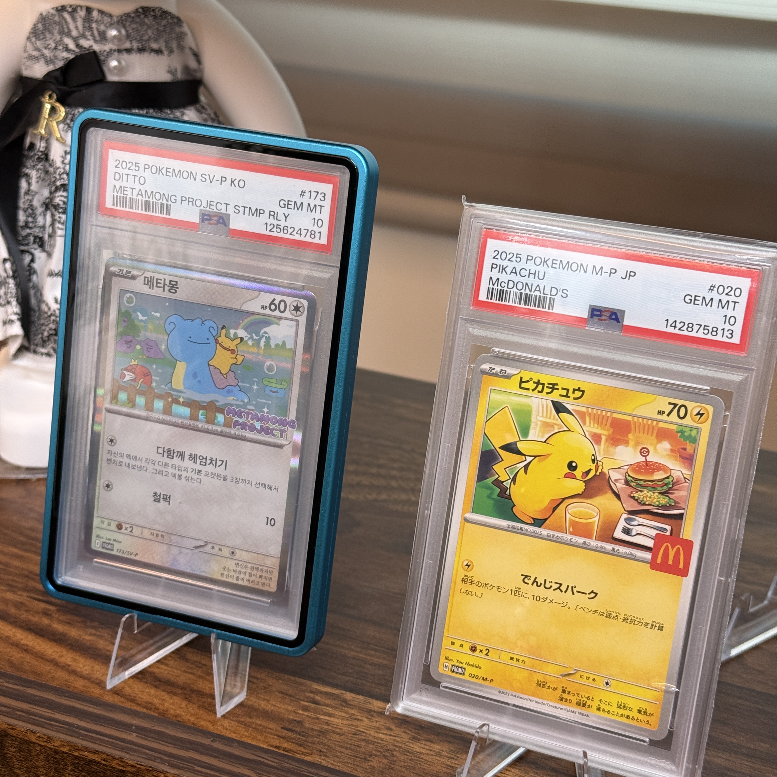 Pokemon TCG Ditto's Time Capsule Promo Card Ditto, Pokemon TCG Pikachu P Mega Evolution Promos (Japanese Ver.) 착용 스타일 - 1