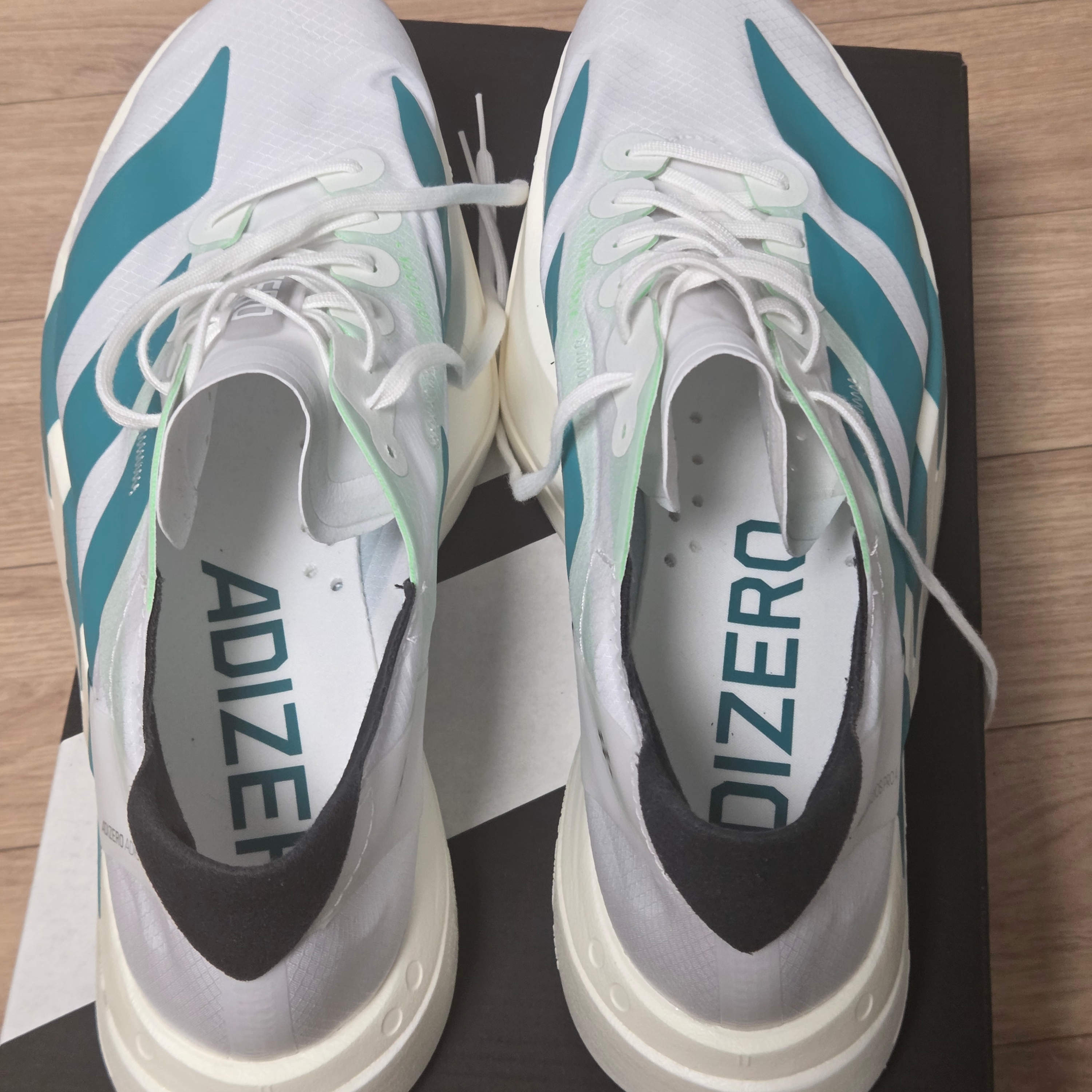 Adidas Adizero Adios Pro 4 Cloud White Pure Teal 착용 스타일 - 4
