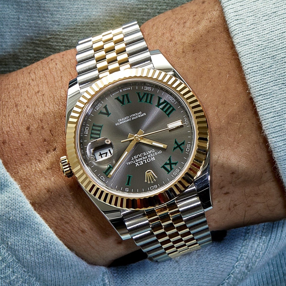Rolex Datejust 41mm 126333 Slate Roman Jubilee 착용 스타일