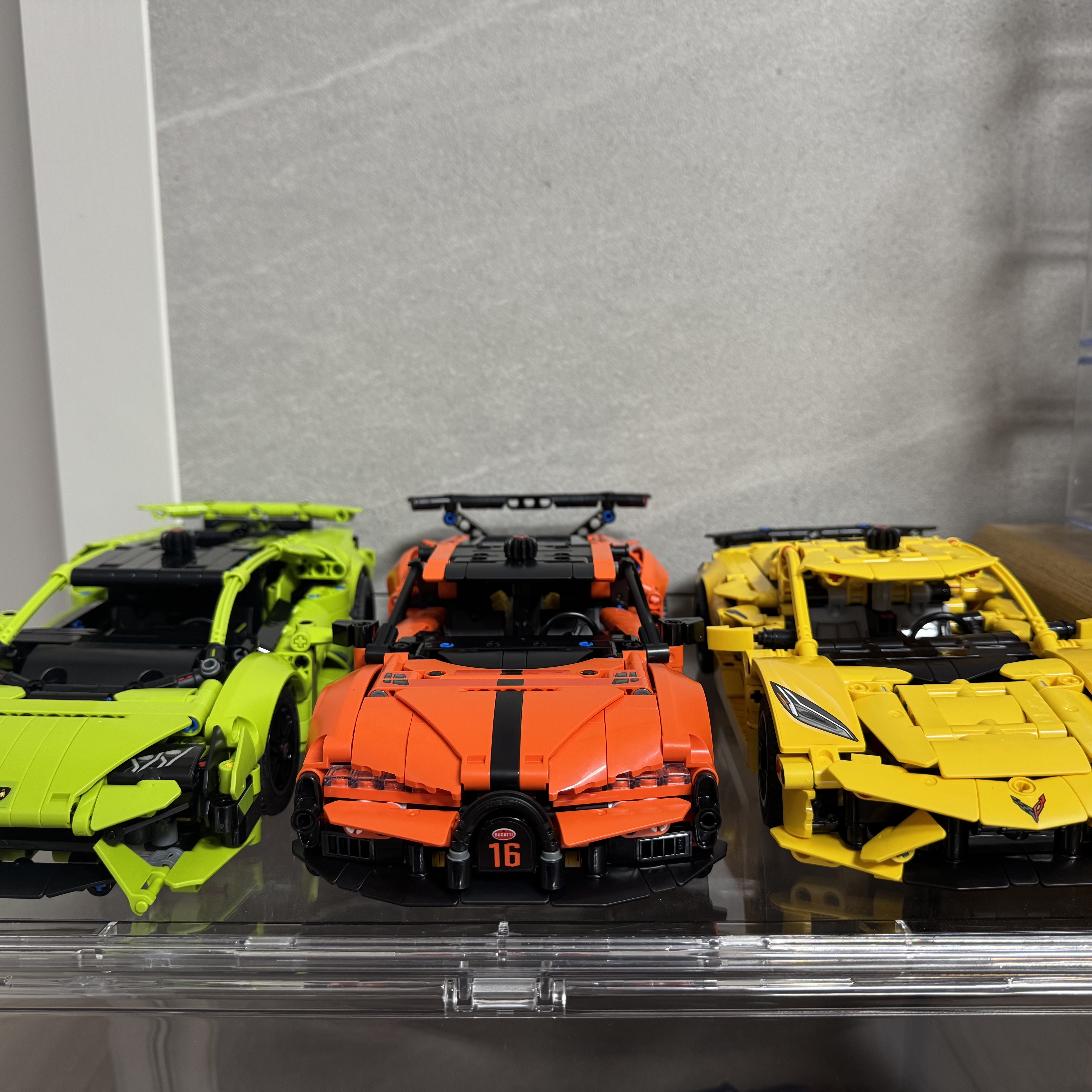 Lego Technic Bugatti Chiron Pur Sport Hypercar, Lego Technic Chevrolet Corvette Stingray 착용 스타일 - 1