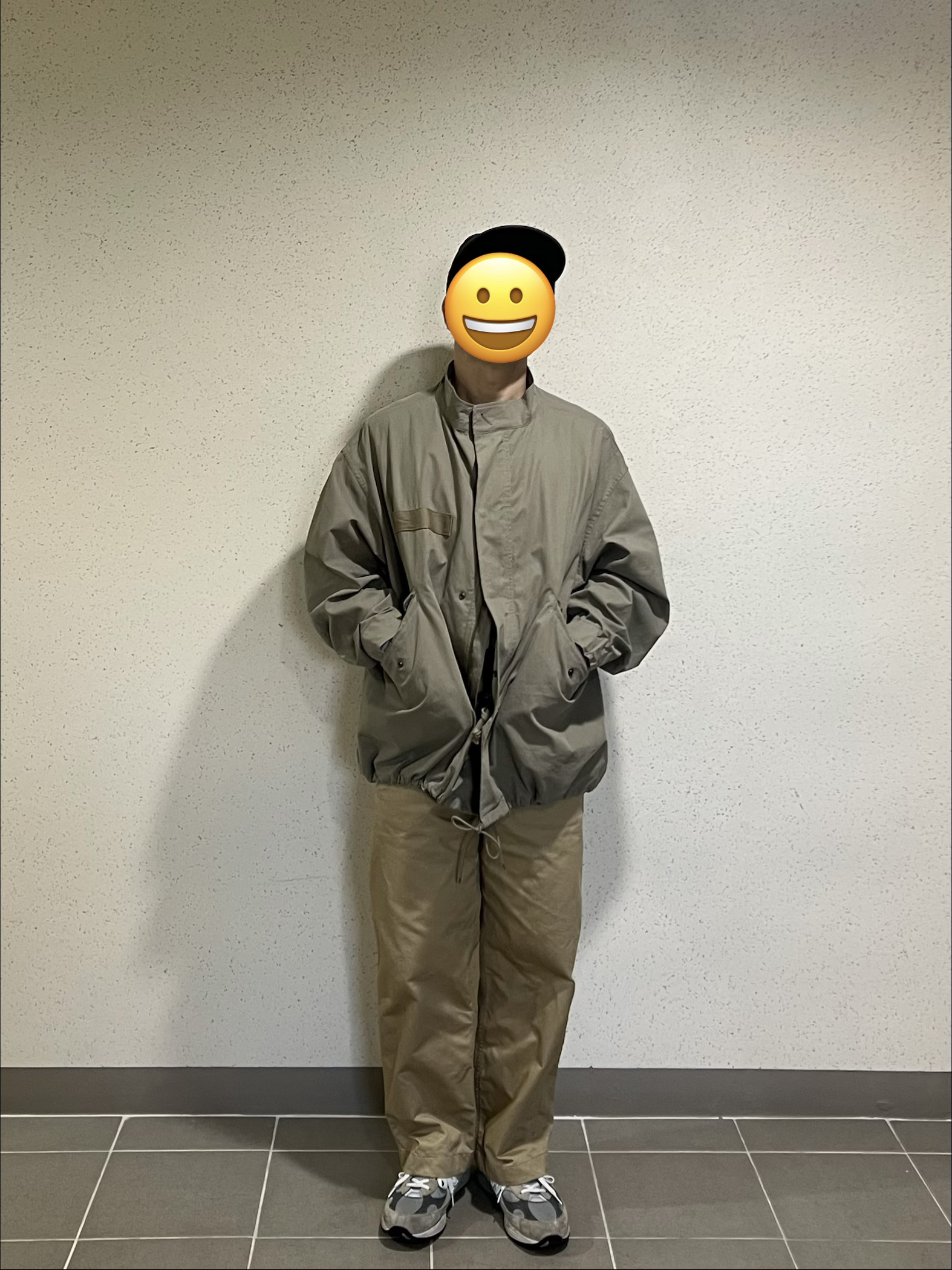 Freak's Store M-65 Short Liner Faded Olive, New Balance 992 Made in USA Grey - D Standard 착용 스타일 - 1