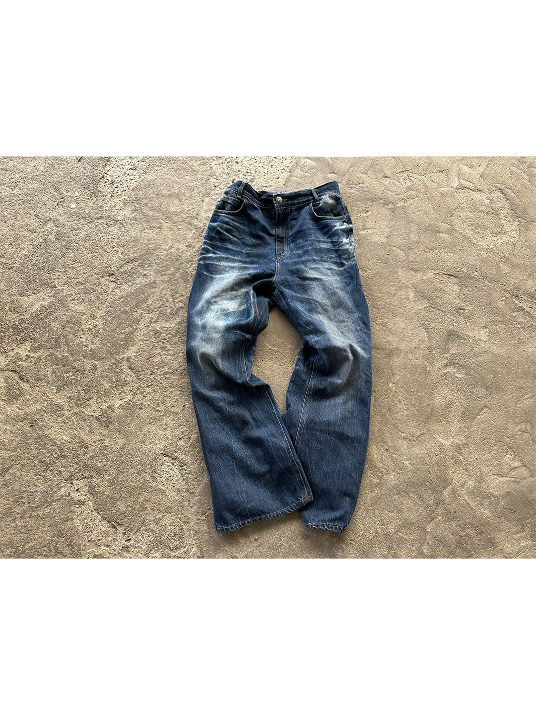 AX CONNECTION Summer Oil Washed Flare Denim Pants 착용 스타일