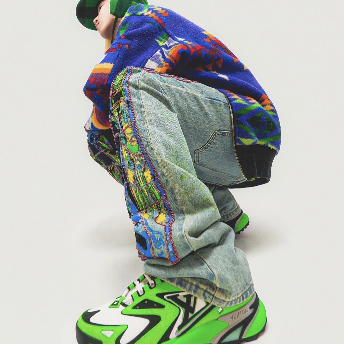 Louis Vuitton Runner Tatic Sneakers Green 착용 스타일