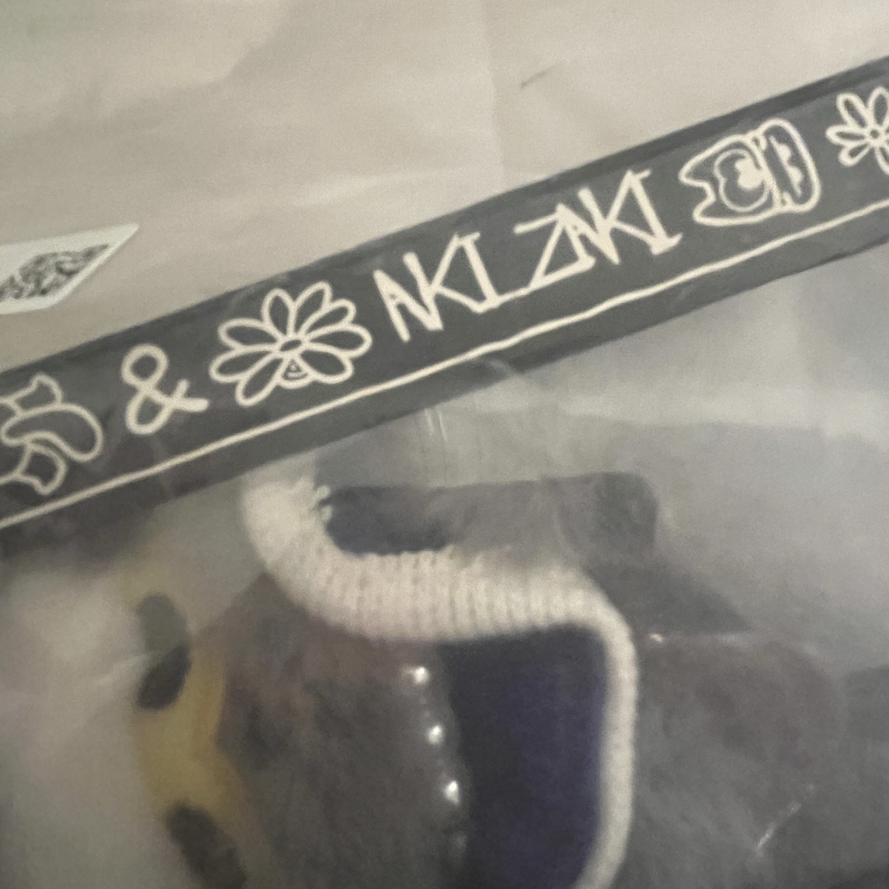Zo&Friends Zoa Plush Keyring Grey 착용 스타일 - 3