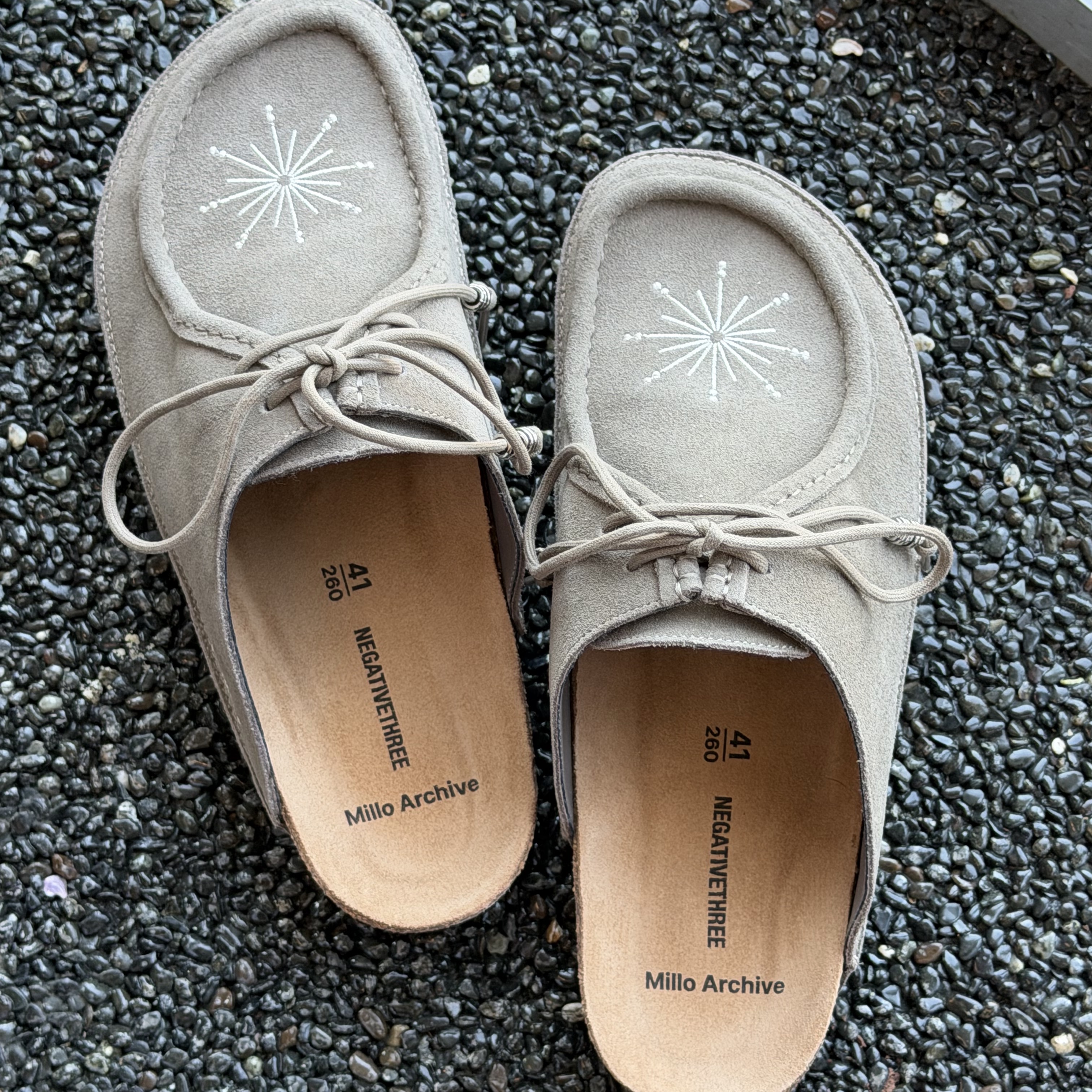Millo Archive X Negative Three Crescendo Desert Mule Beige 착용 스타일 - 1
