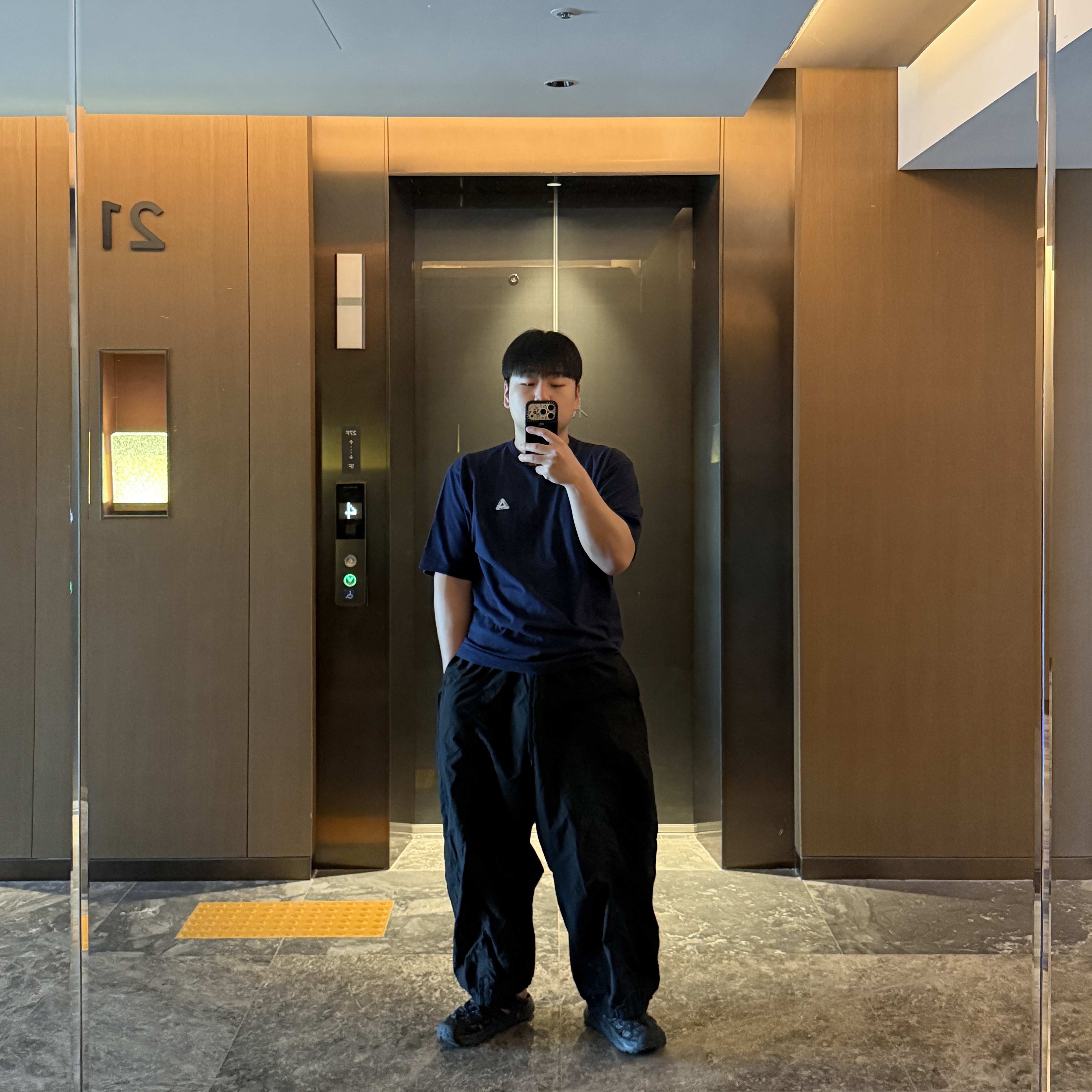 Insta : hee._.zz_님의 스타일