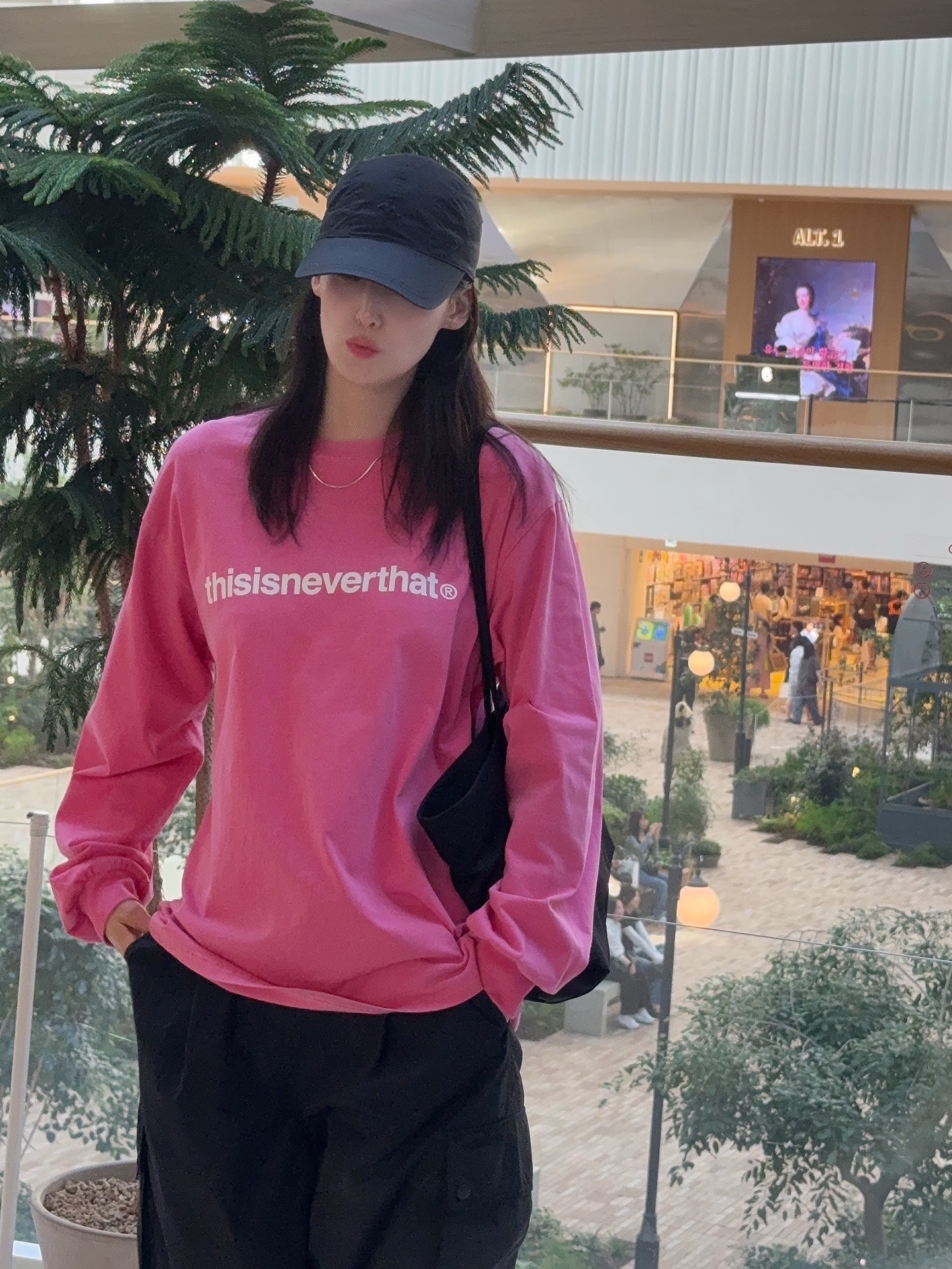 Hoka Bondi 9 Black - Wide, Thisisneverthat T-Logo L/S T-Shirt Taffy 착용 스타일 - 3
