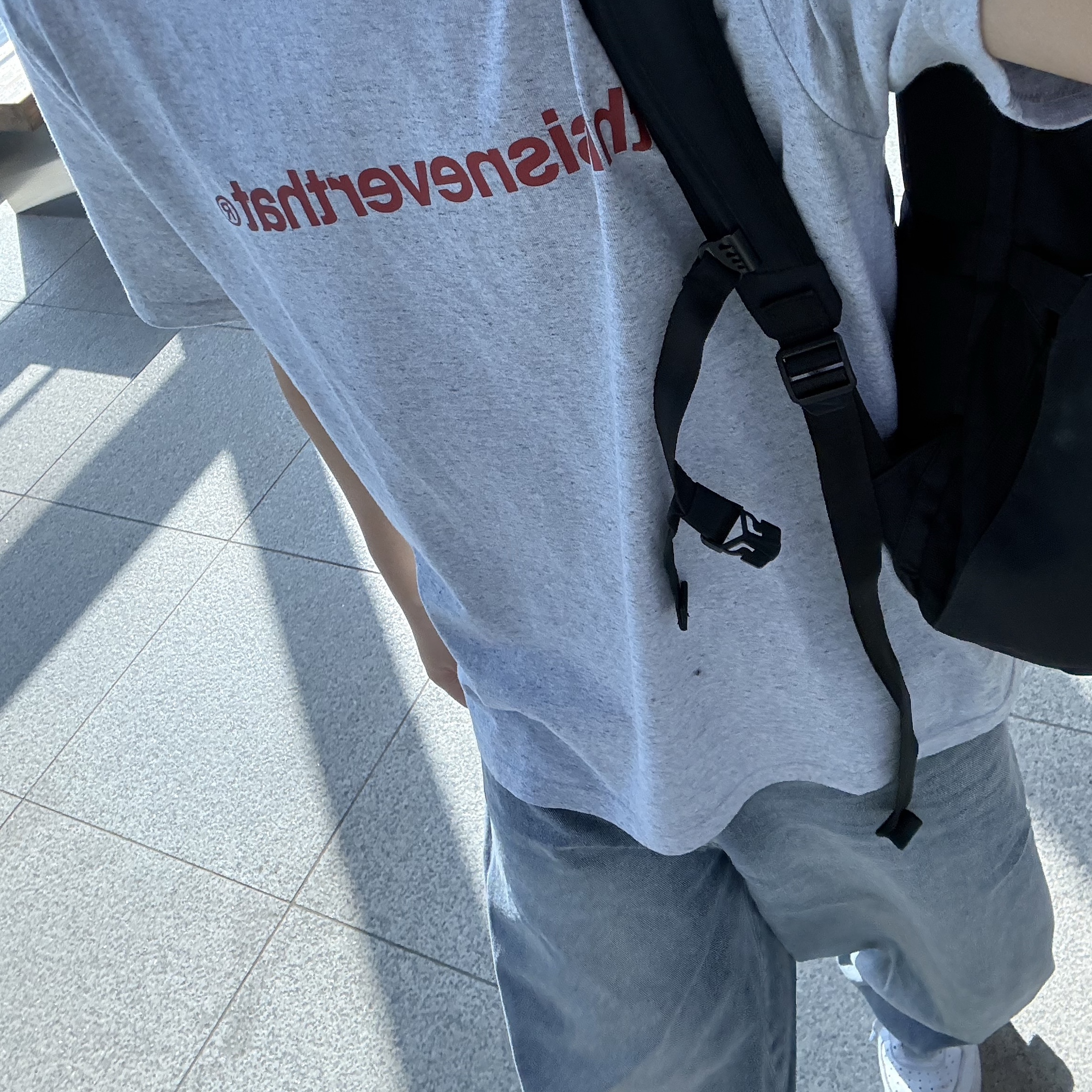 Thisisneverthat T-Logo T-Shirt Heather Grey 착용 스타일