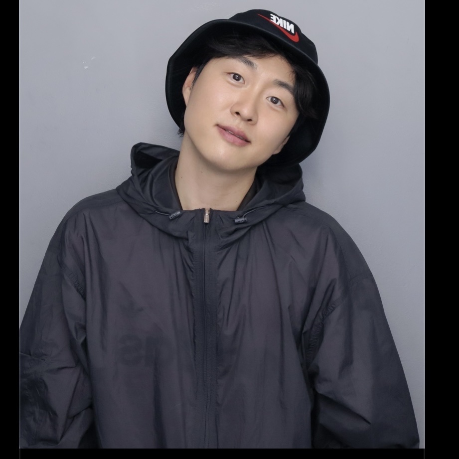 Supreme x Nike Dazzle Crusher Black - 24SS, Adidas Originals Collared Goalie Top Clear Pink - KR Sizing 착용 스타일
