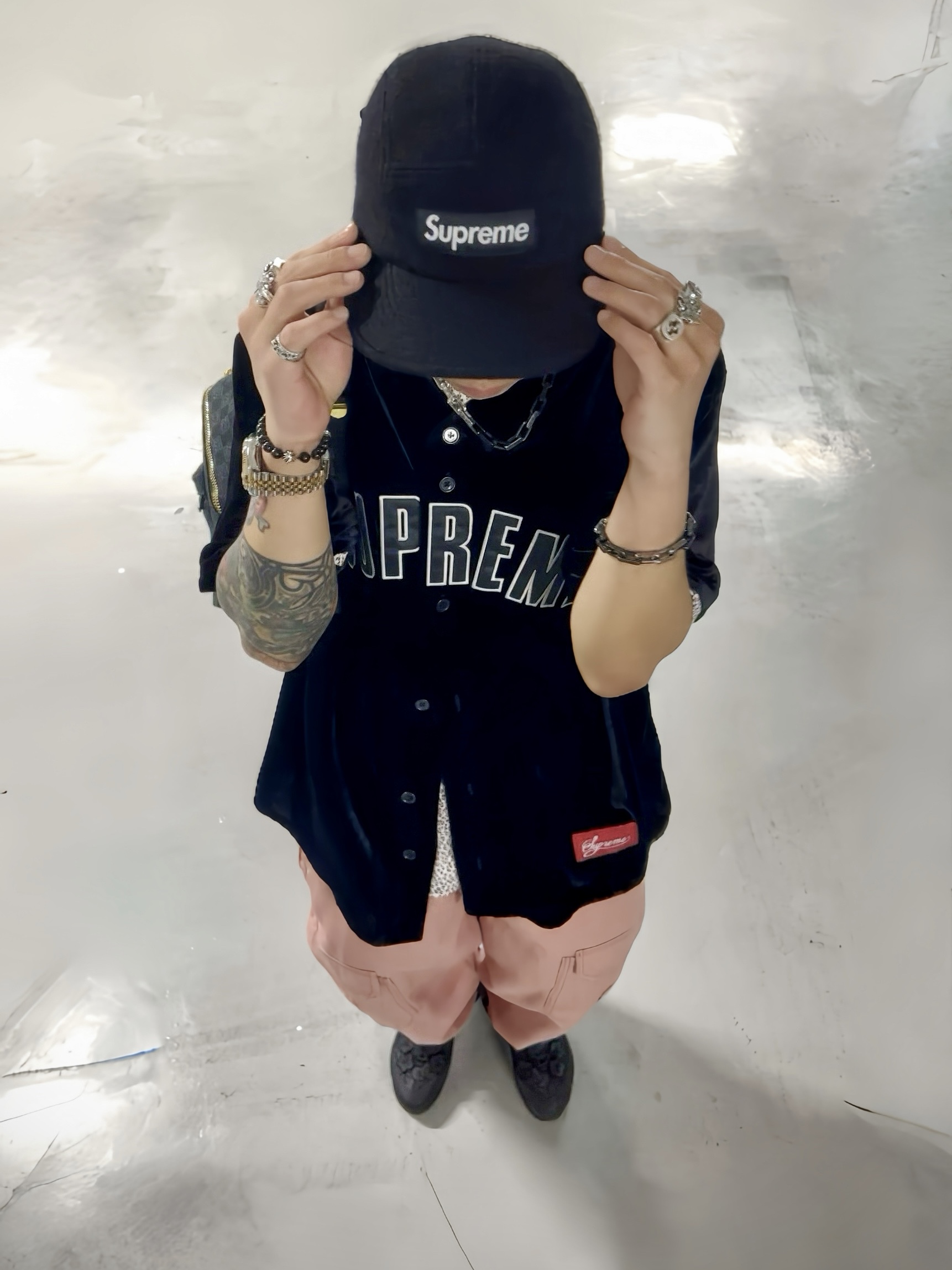 Supreme Harris Tweed Camp Cap Black - 25SS, Supreme Velvet Baseball Jersey Black - 25SS 착용 스타일
