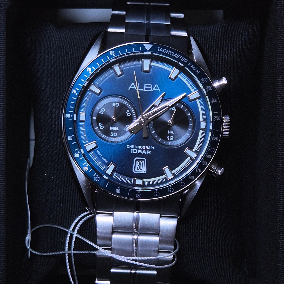 Seiko Alba A4B017X1 Navy Blue 착용 스타일 - 3