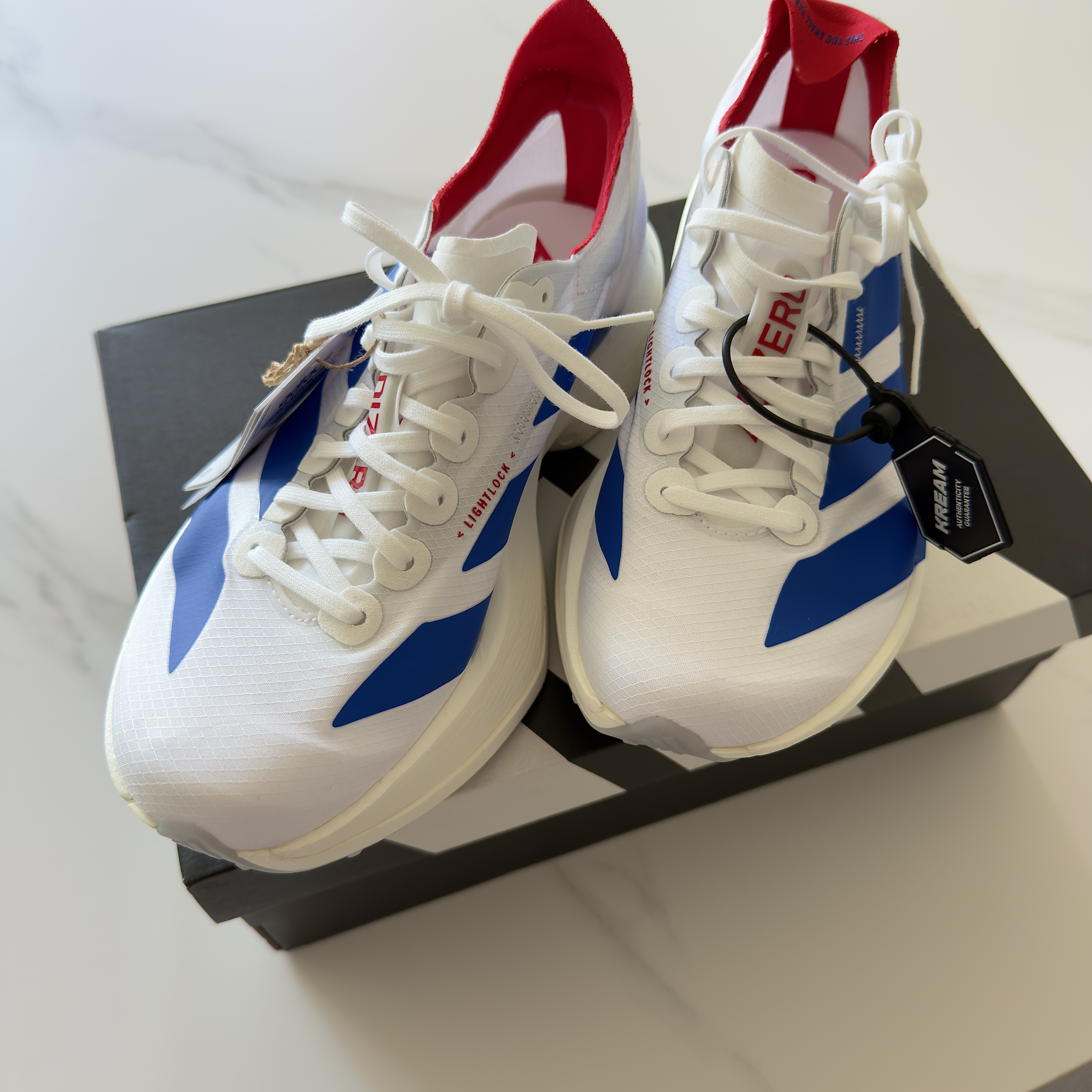 (W) Adidas Adizero Adios Pro 4 Cloud White Royal Blue 착용 스타일