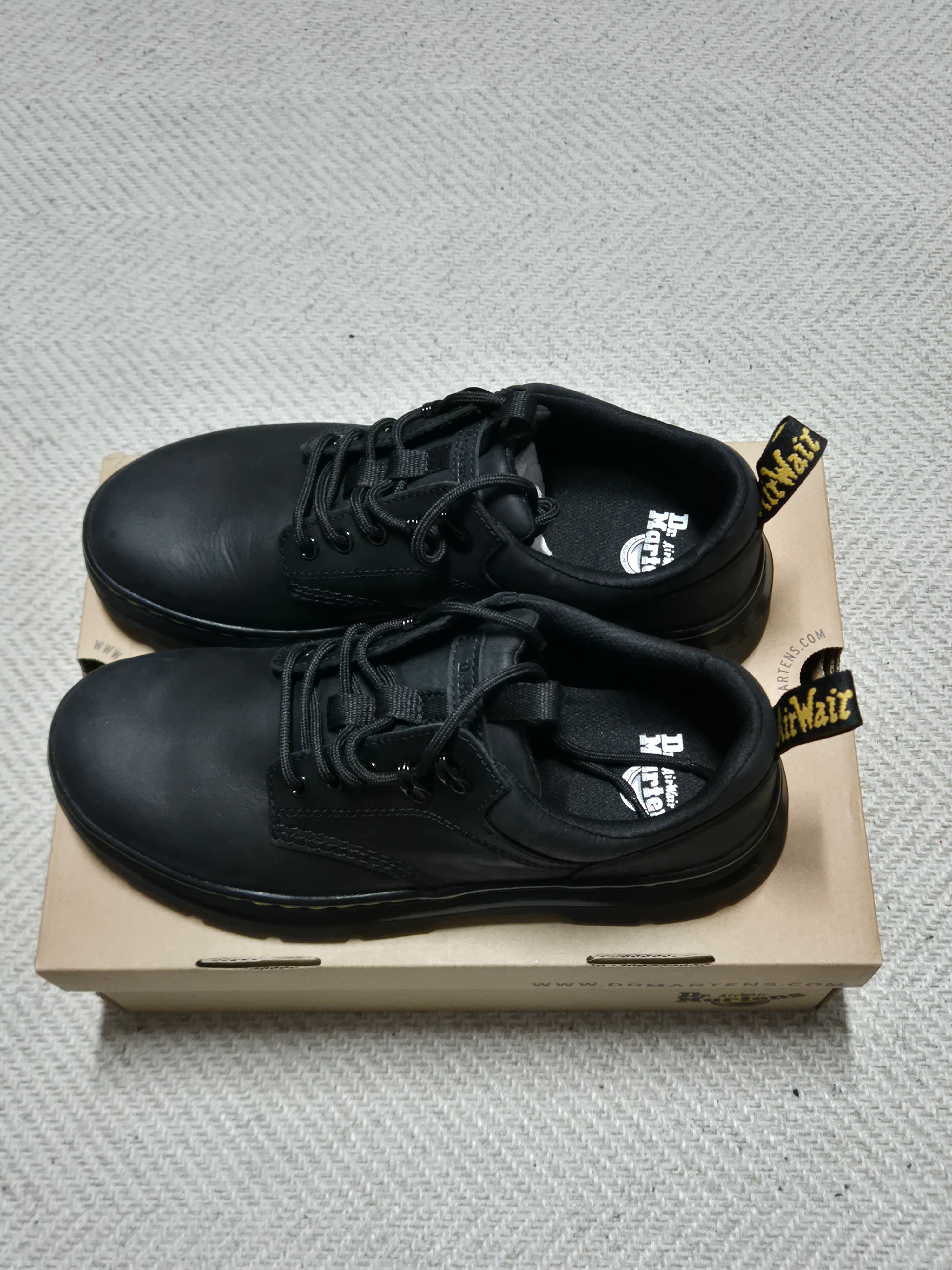 Dr. Martens Reeder Wyoming Leather Utility Shoes Black 착용 스타일