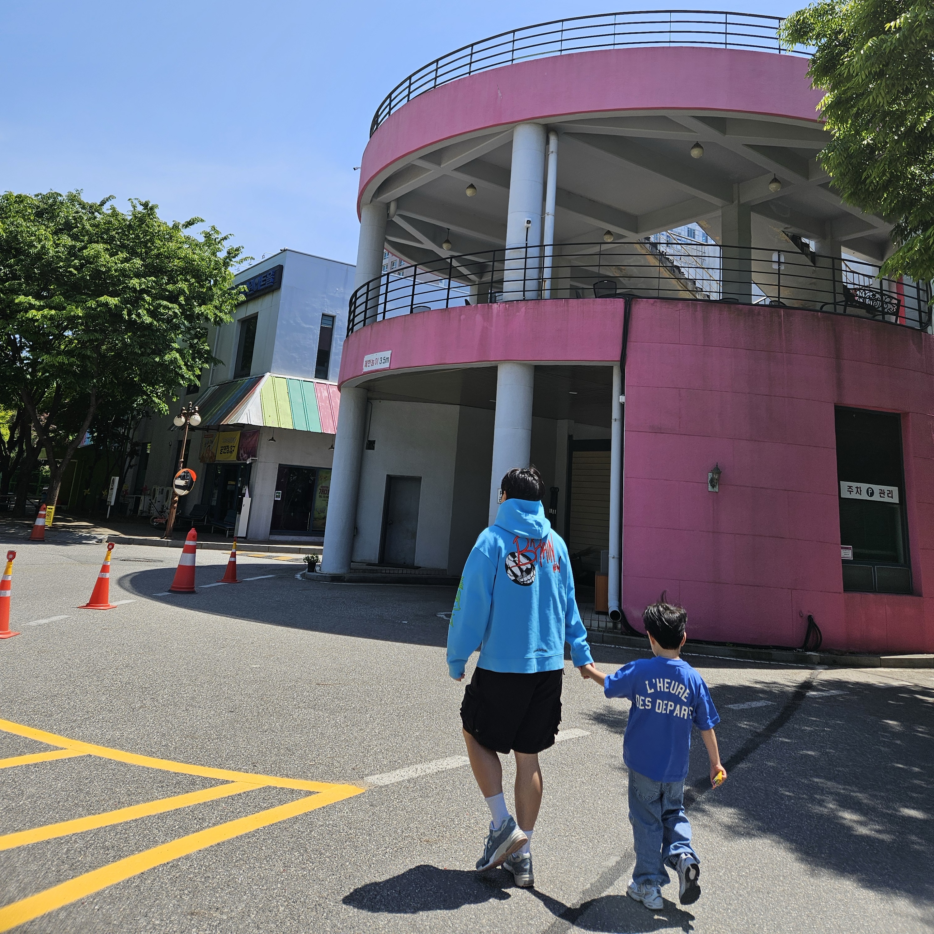 Chrome Hearts Matty Boy Brain New Hoodie Blue, Nike ACG Cargo Shorts Black - Asia 착용 스타일