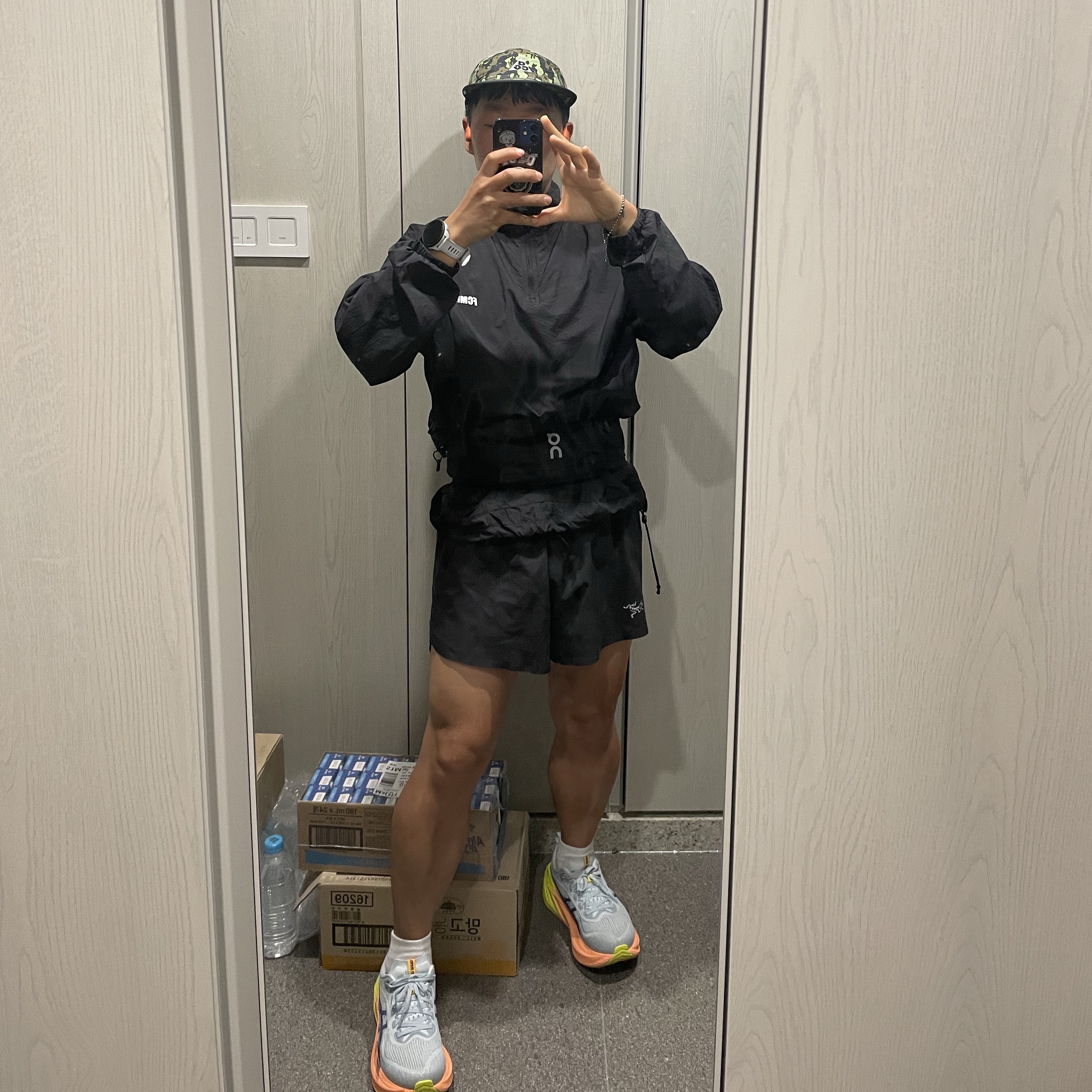 Asics Superblast 2 Paris Cool Grey Safety Yellow, On Running Ultra Belt 2L Black 착용 스타일
