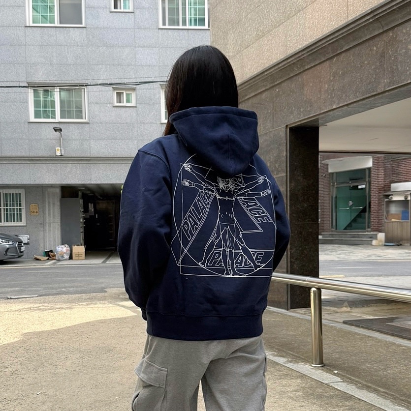 Palace Paltruvian Tri Hood Navy - 26SS 착용 스타일
