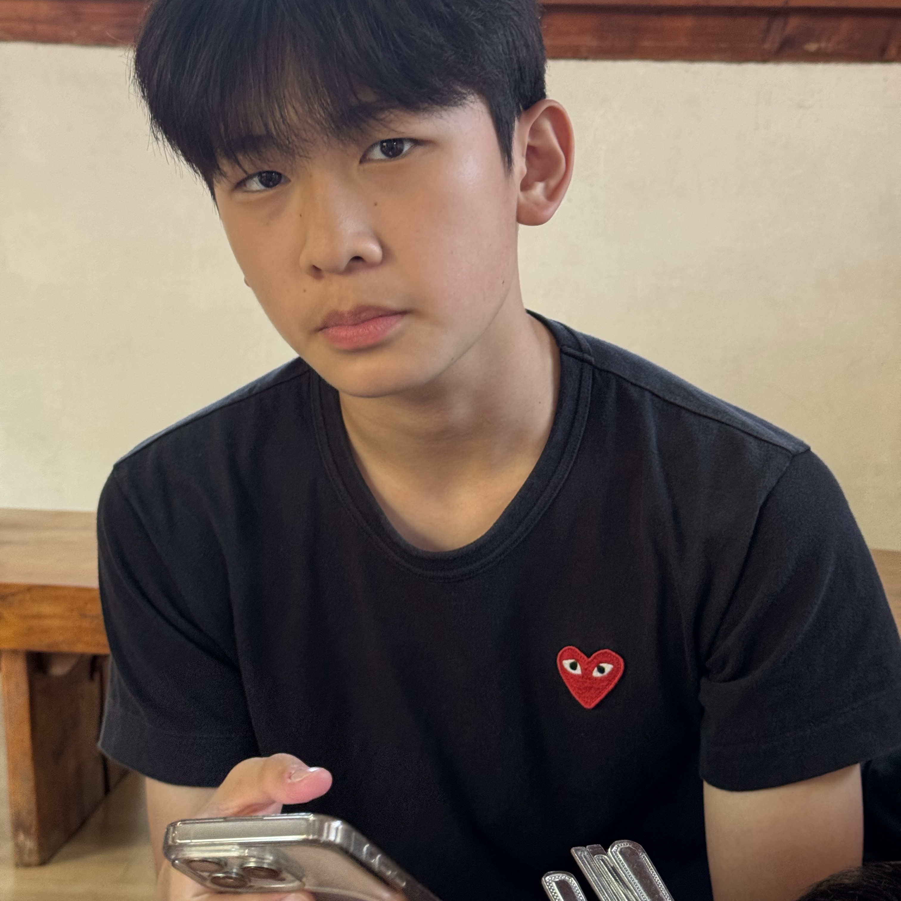 Play Comme des Garcons Double Heart T-Shirt Black 착용 스타일