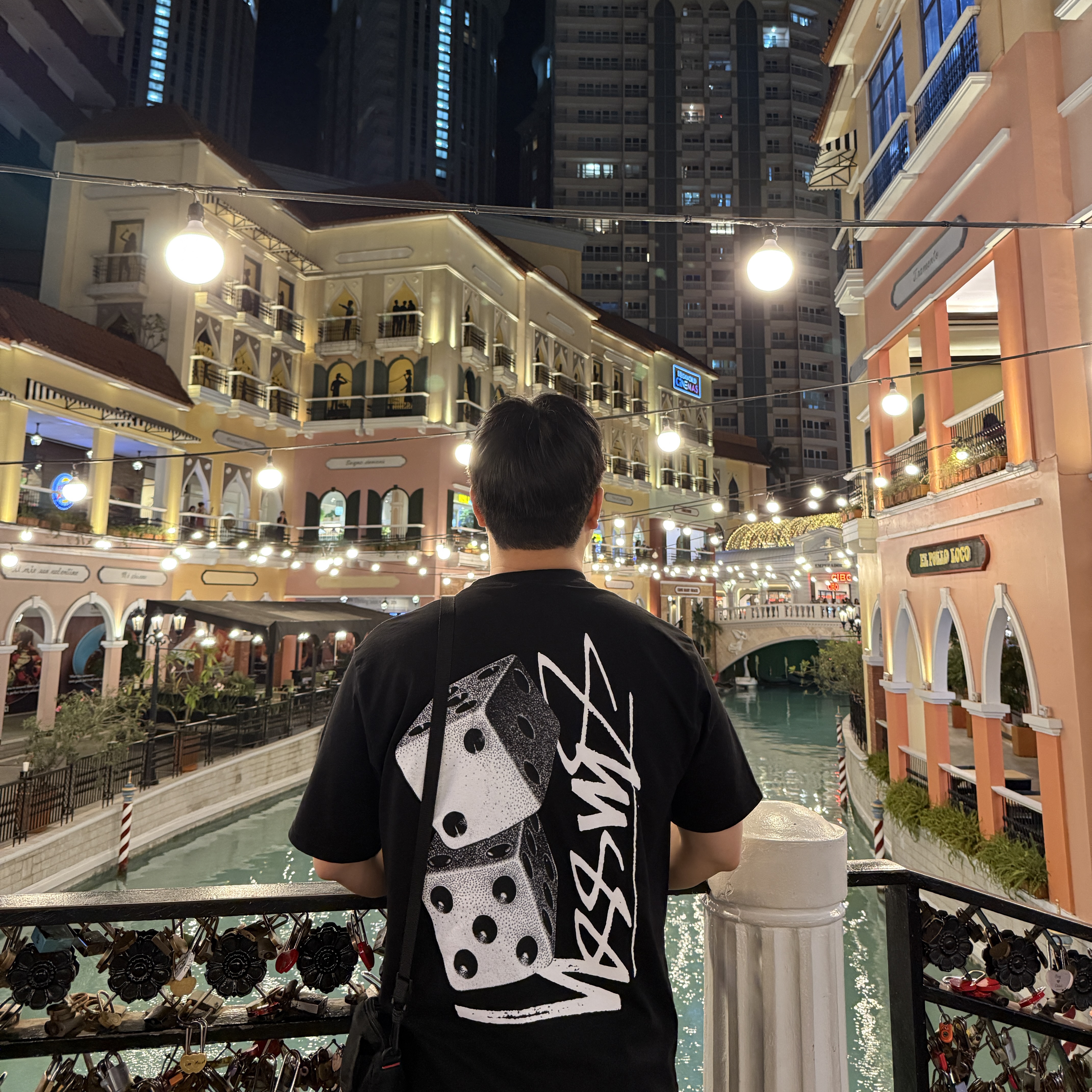 Stussy Tall Dice T-Shirt Black 착용 스타일