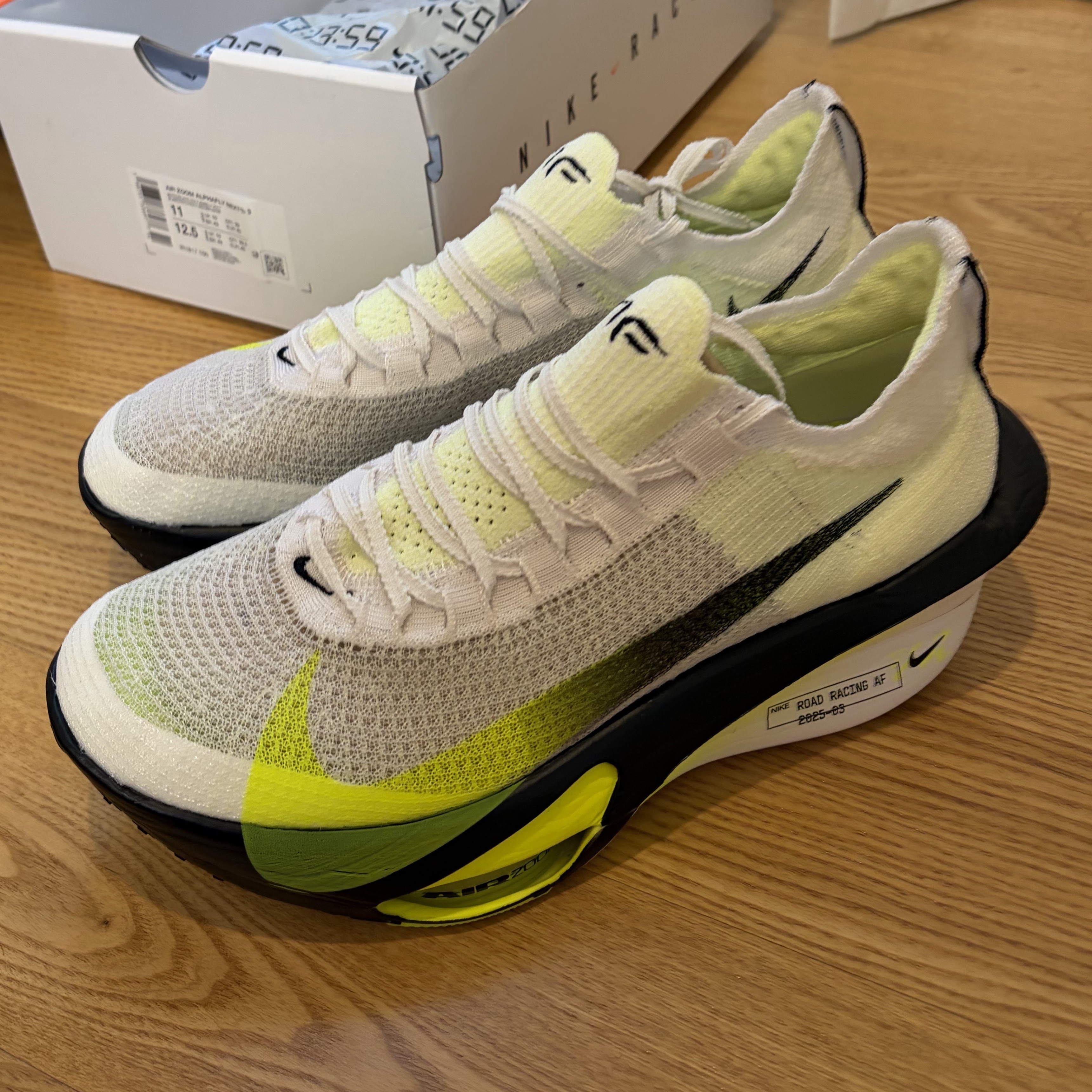 Nike Air Zoom Alphafly Next% 3 White Volt 착용 스타일