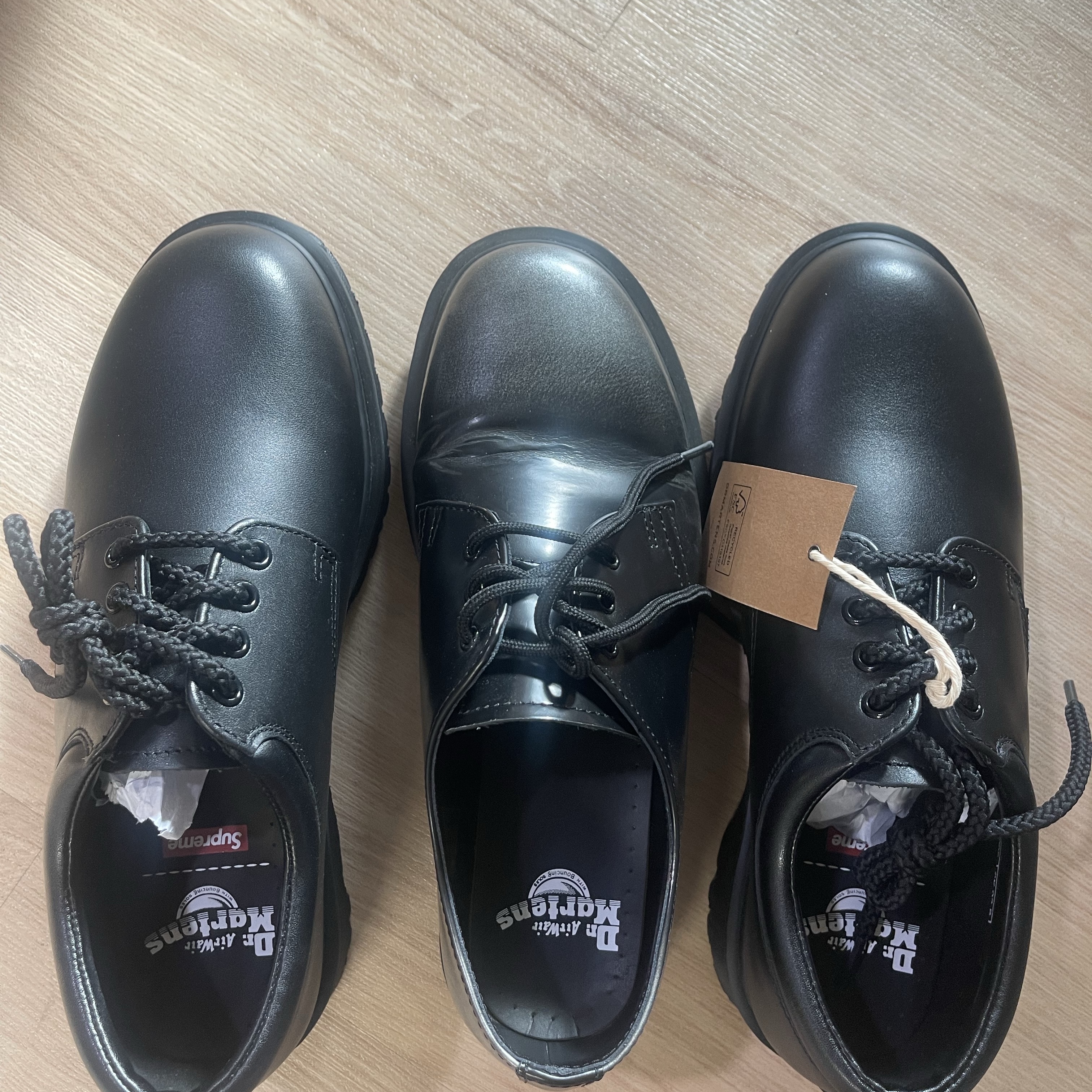 Dr. Martens x Supreme Postal Supreme 4-Eye Shoe Black - 26SS, Dr. Martens 1461 Silver Arcadia Multi 착용 스타일 - 3