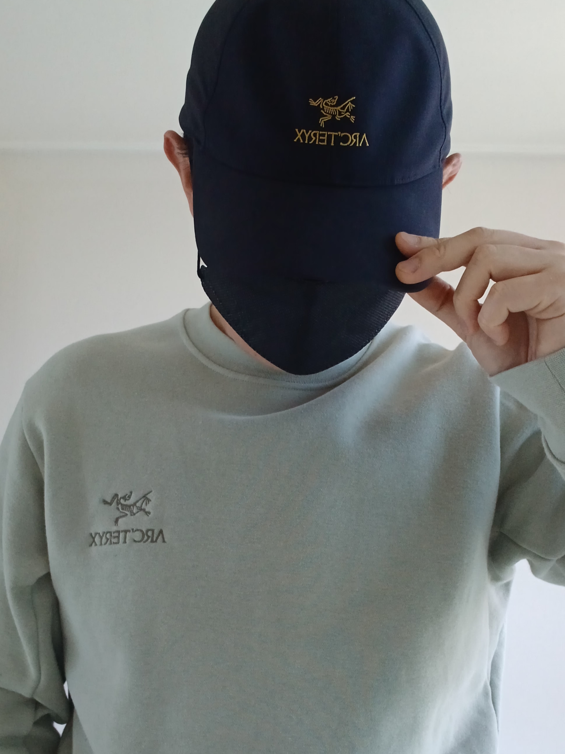 Arc'teryx Bird Word Cap 24K Black, Arc'teryx Incendo Short 9 Inch Habitat 착용 스타일 - 4