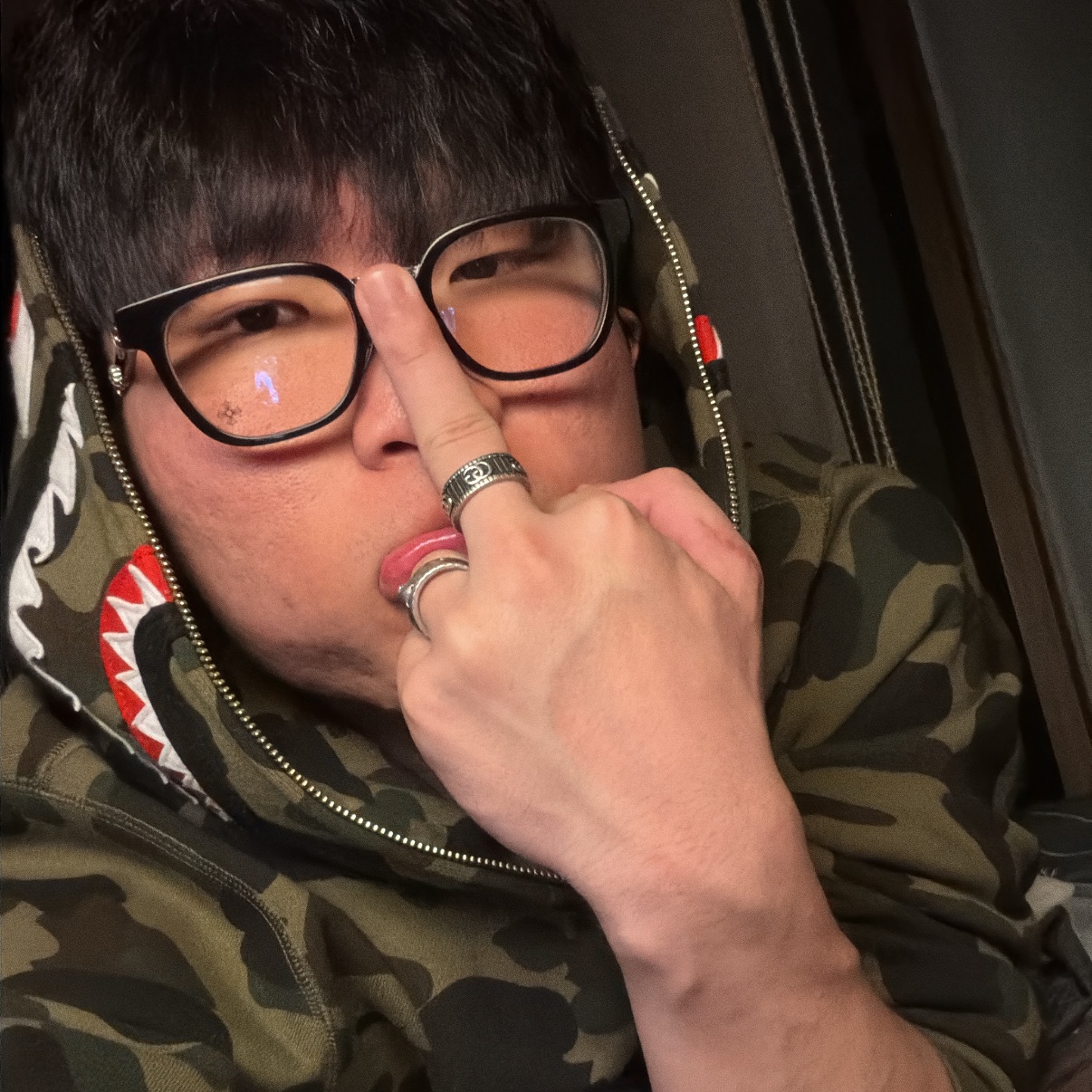 Chrome Hearts Duck Butter Black Shiny Silver, Gucci Thin Silver Ring With Feline Head Silver Aged Dark Finish 착용 스타일