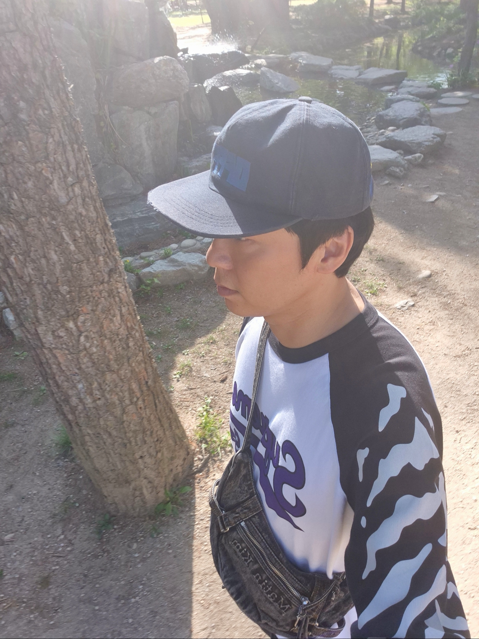 Supreme Tiger Raglan L/S Top White - 26SS, Supreme Tiger Raglan L/S Top Black - 26SS 착용 스타일 - 2