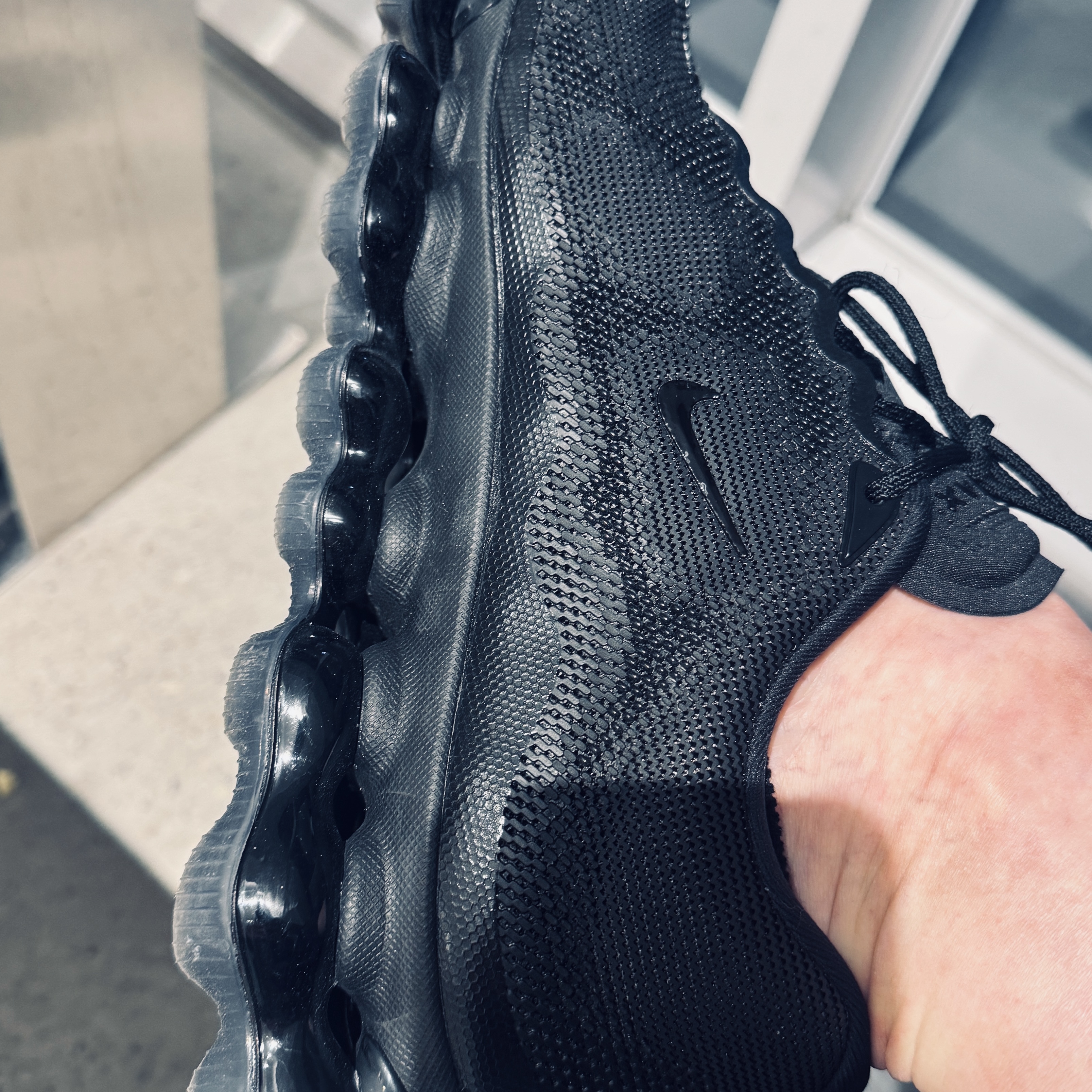 Nike Air Liquid Max Black 착용 스타일