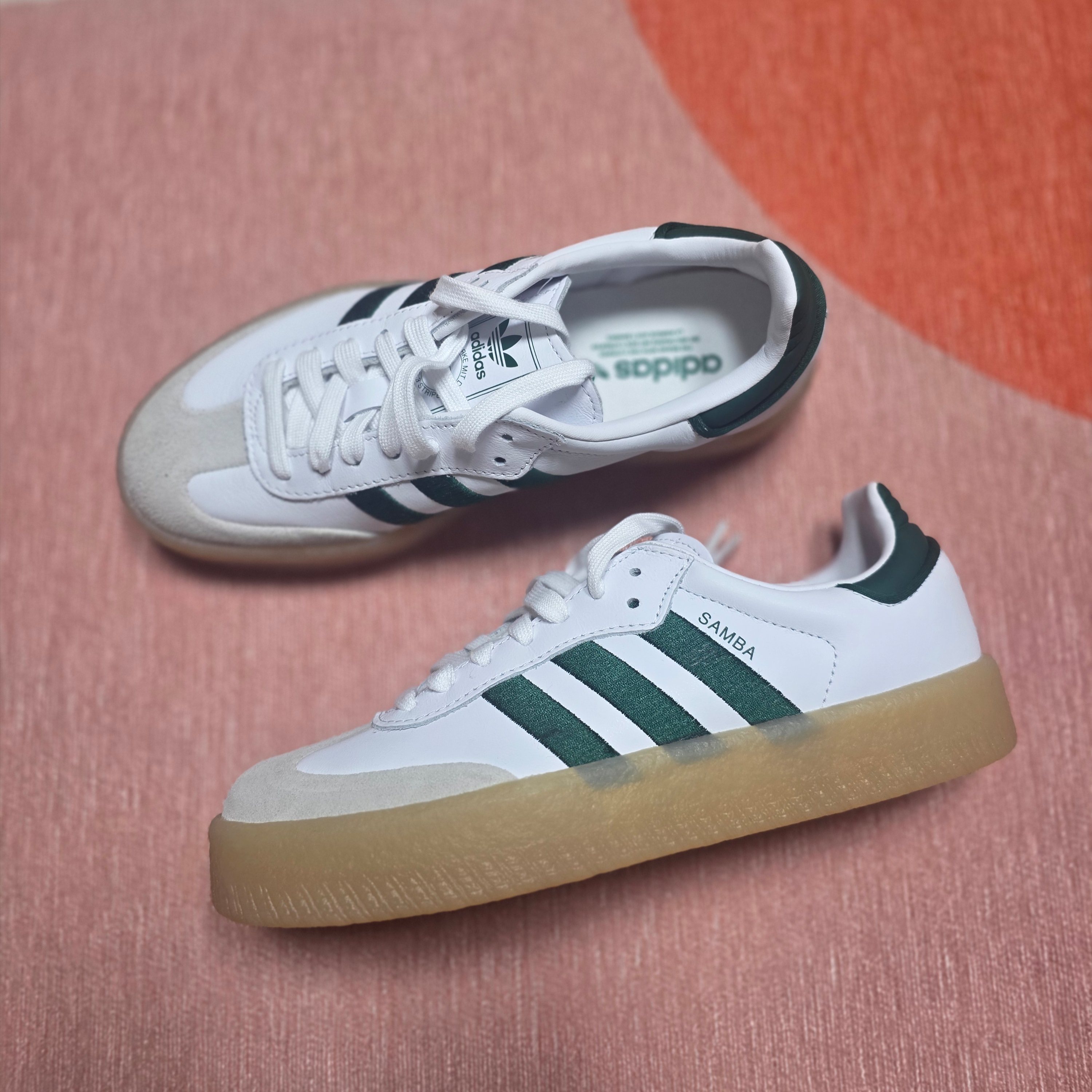 Adidas Gazelle Indoor Blue Bird Cloud White, (W) Adidas Sambae Cloud White Collegiate Green 착용 스타일 - 2