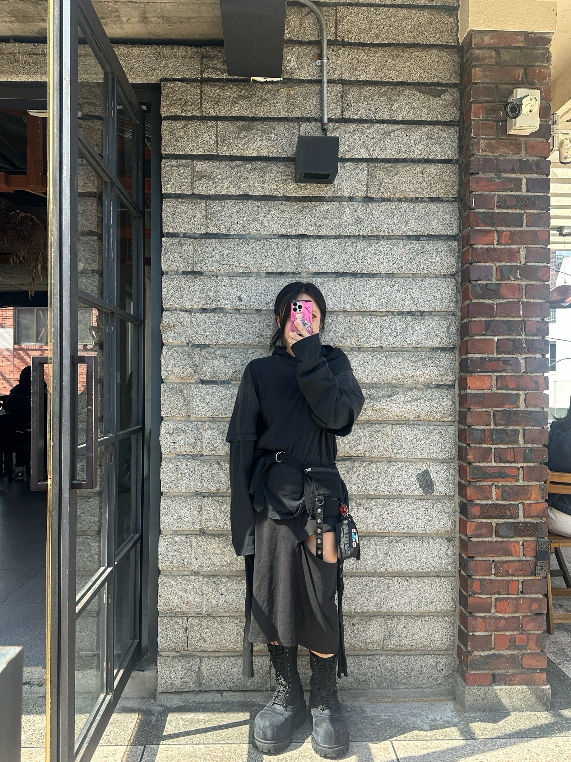 Balenciaga Stomper Bootie Black, Undermycar Mu.131 Combi Brush Washed Layered Hoodie Black / Black 착용 스타일 - 3