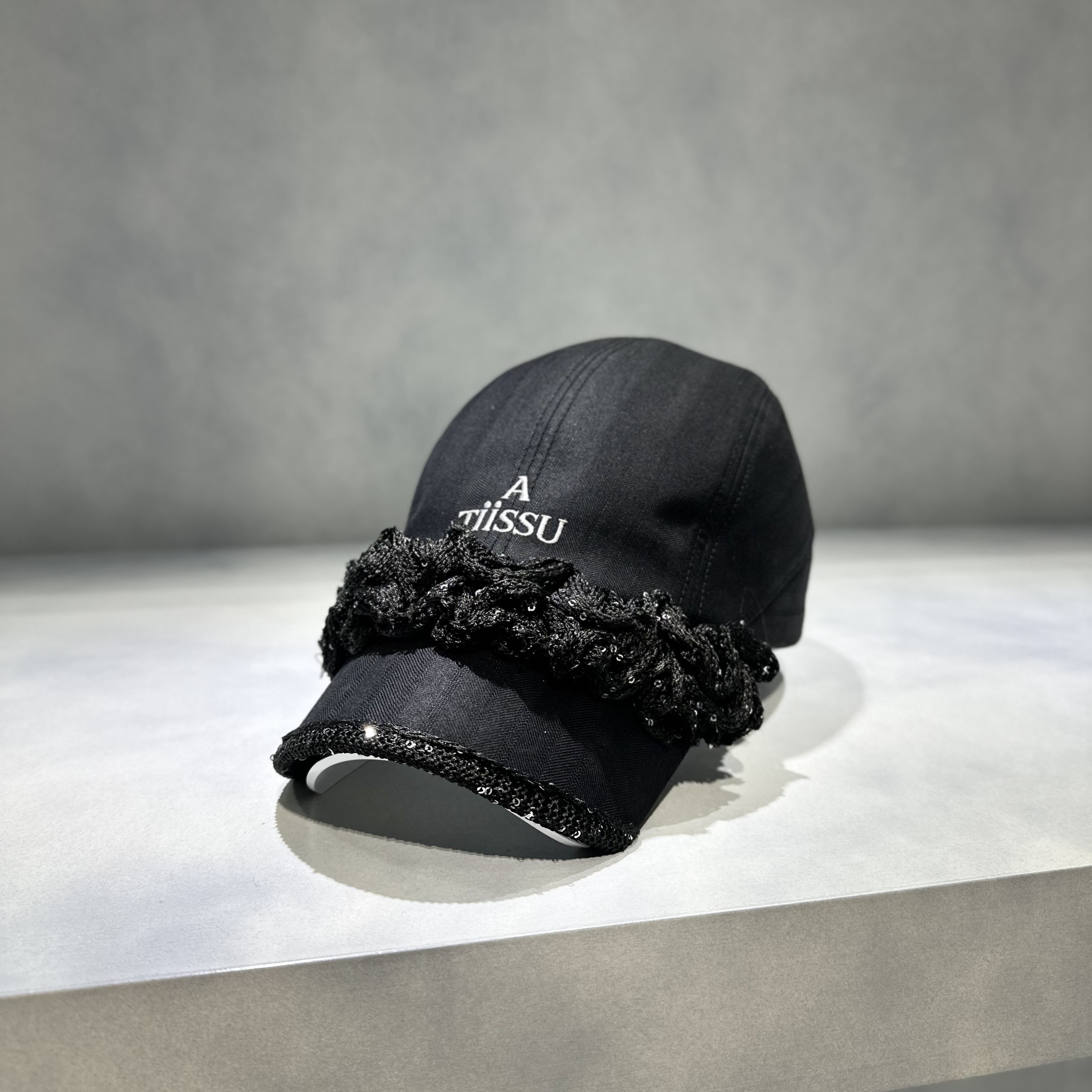 Atiissu Whip Cap Black, Atiissu Cowboy Hat Green 착용 스타일 - 1
