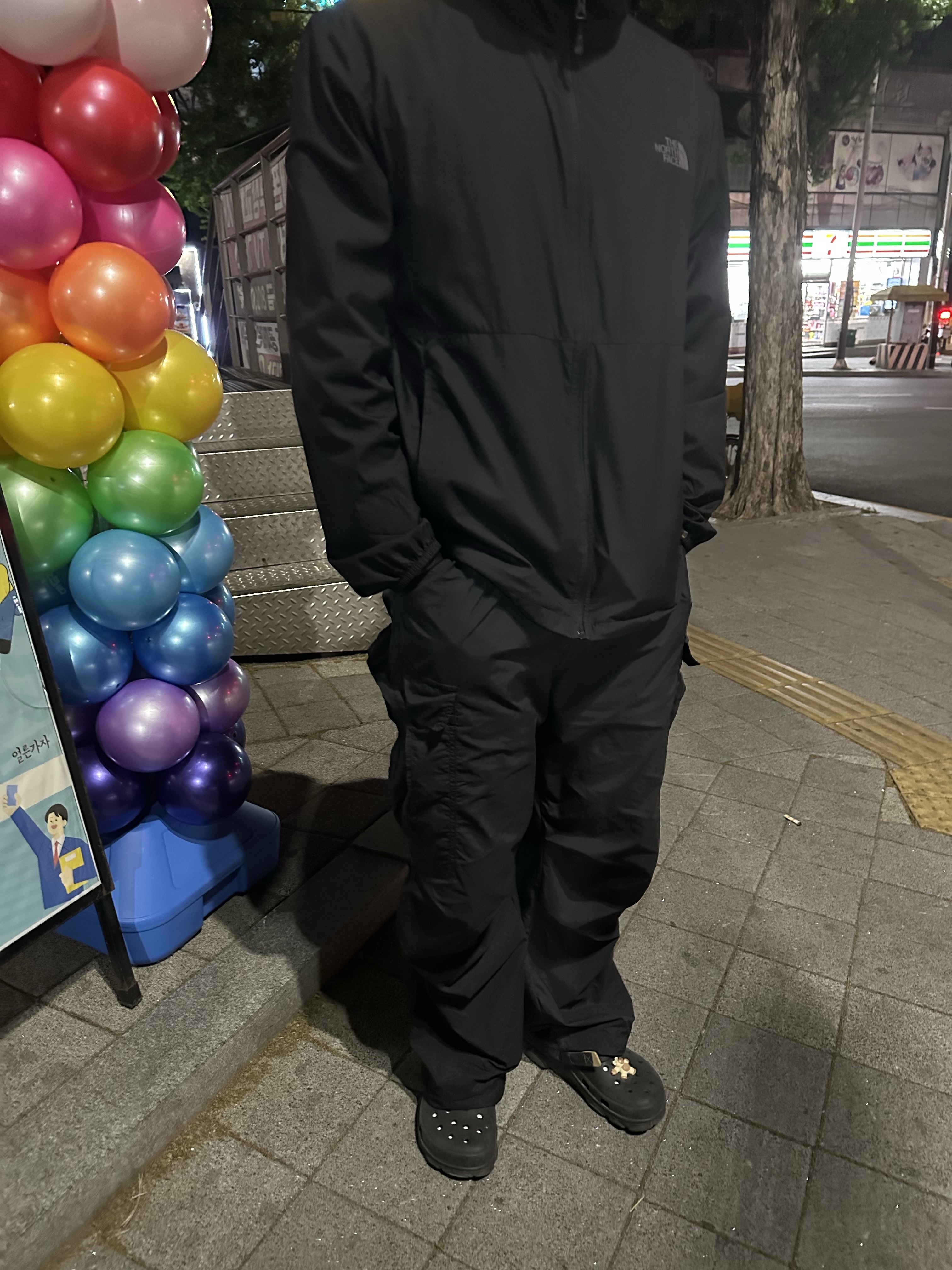 Crocs All Terrain Clog Black 착용 스타일