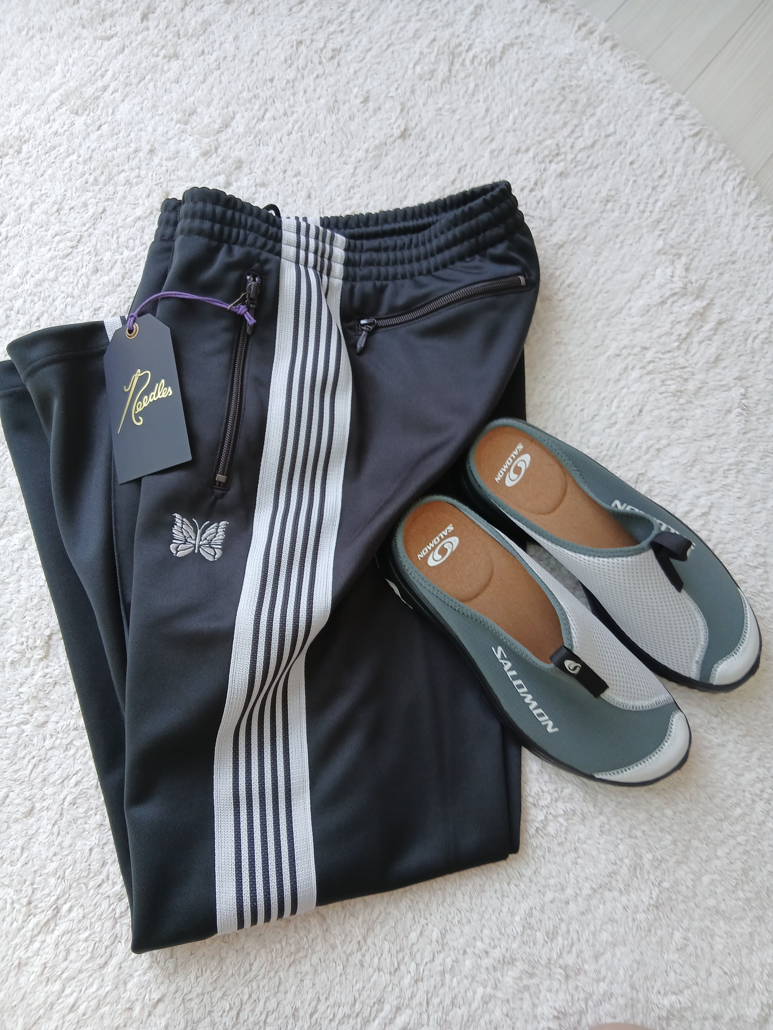 Salomon RX Slide 3.0 Urban Chic Lunar Rock, Needles Track Pant Poly Smooth Charcoal 착용 스타일 - 1