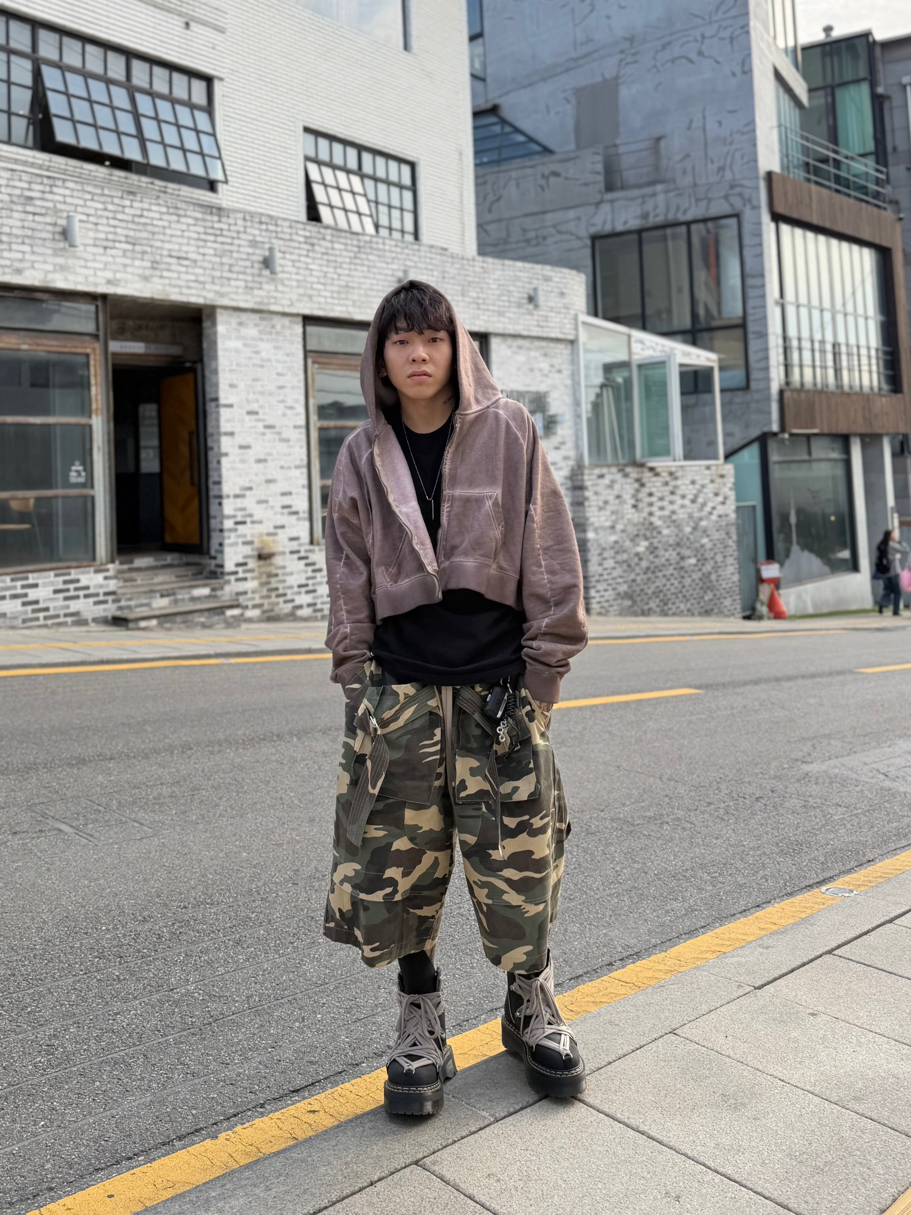 Dr. Martens x Rick Owens 1460 Quad Sole Mega Lace Boots Black 착용 스타일 - 5