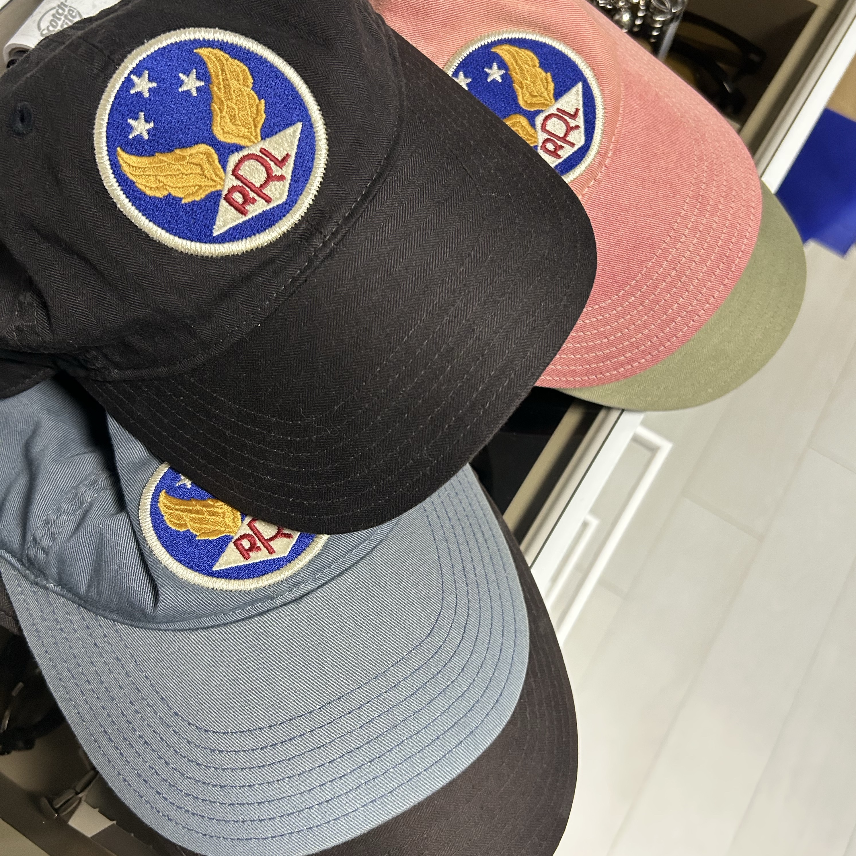 Double RL Garment Dyeing Twill Ball Cap Black, Double RL Garment Dyeing Twill Ball Cap Green 착용 스타일
