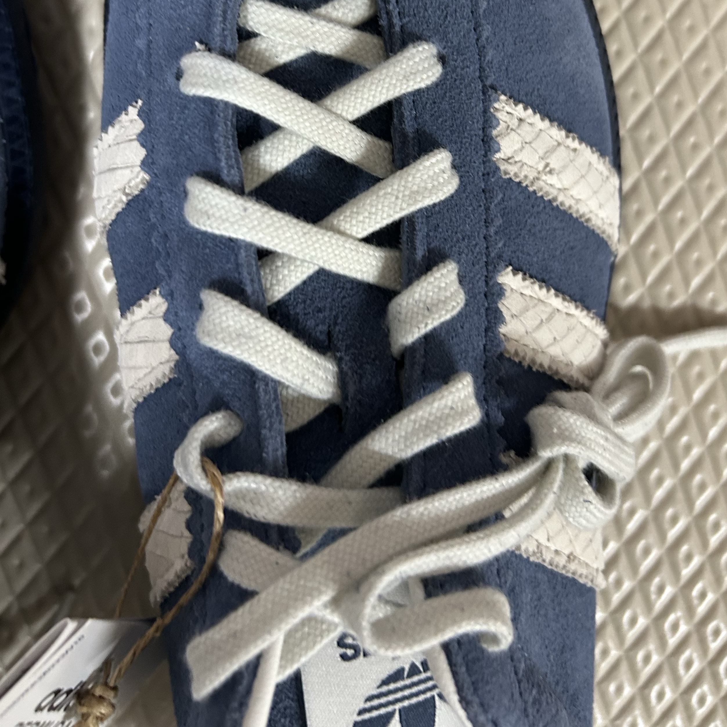 (W) Adidas Bermuda Night Indigo Preloved Ink 착용 스타일
