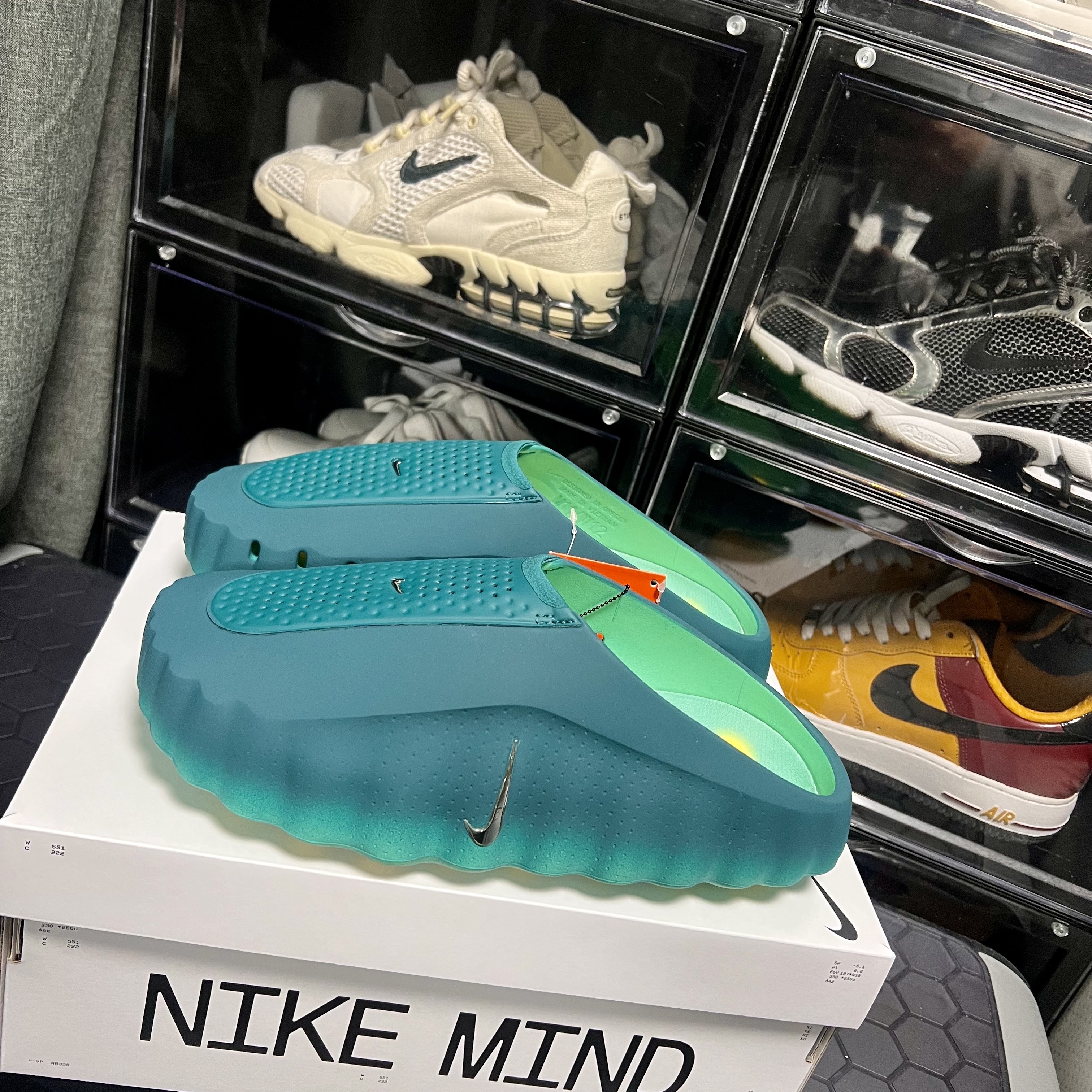 Nike Mind 001 Geode Teal Metallic Cool Grey 착용 스타일 - 1