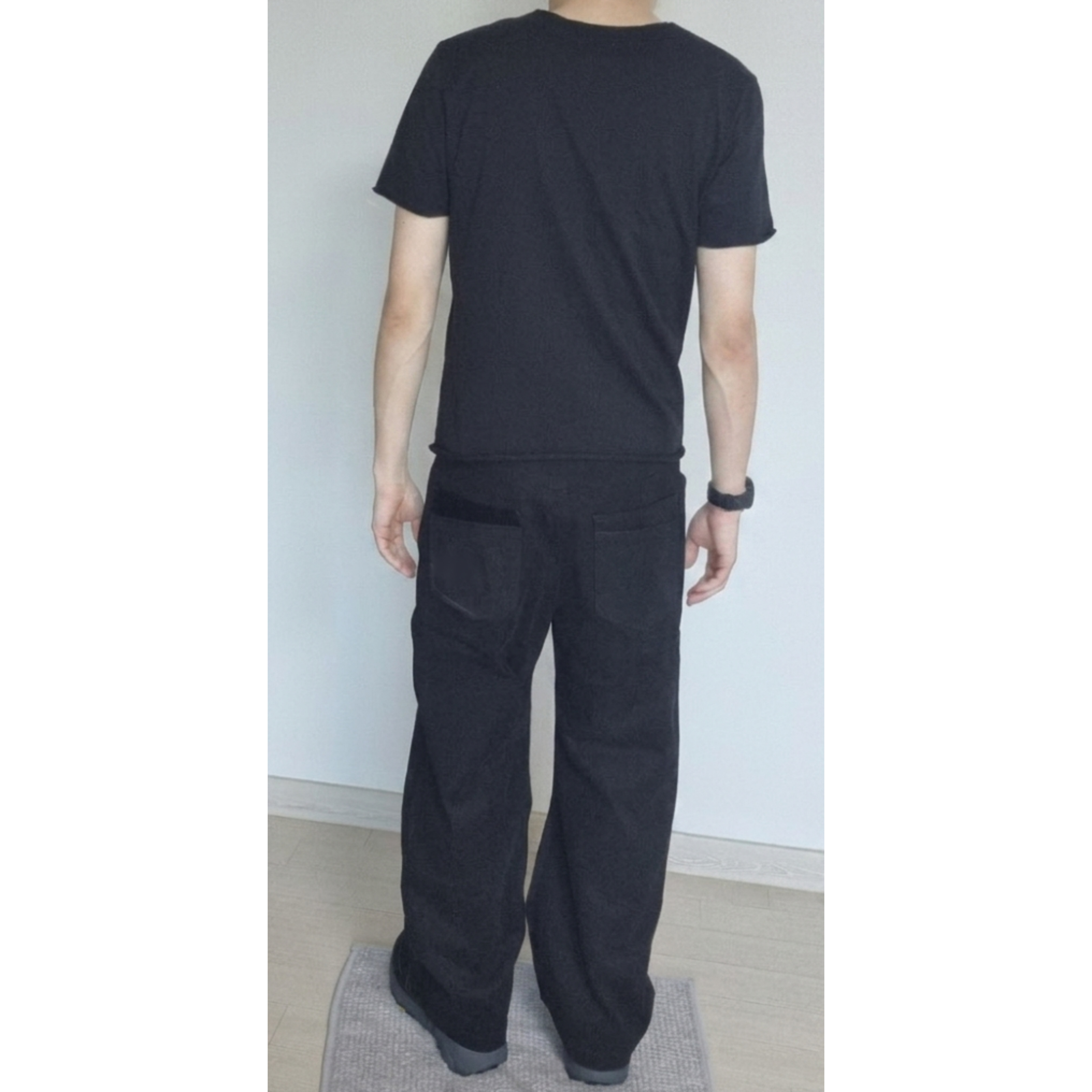 Hoka x Xlim Mafate Speed 2 TS Black Charcoal, Casio G-Shock DW-5600UBB-1DR 착용 스타일 - 1