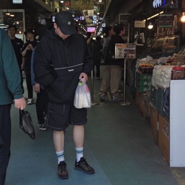 Nike x Stussy Air Max 2013 Black, Supreme Gore-Tex Anorak Black - 24SS 착용 스타일 - 2