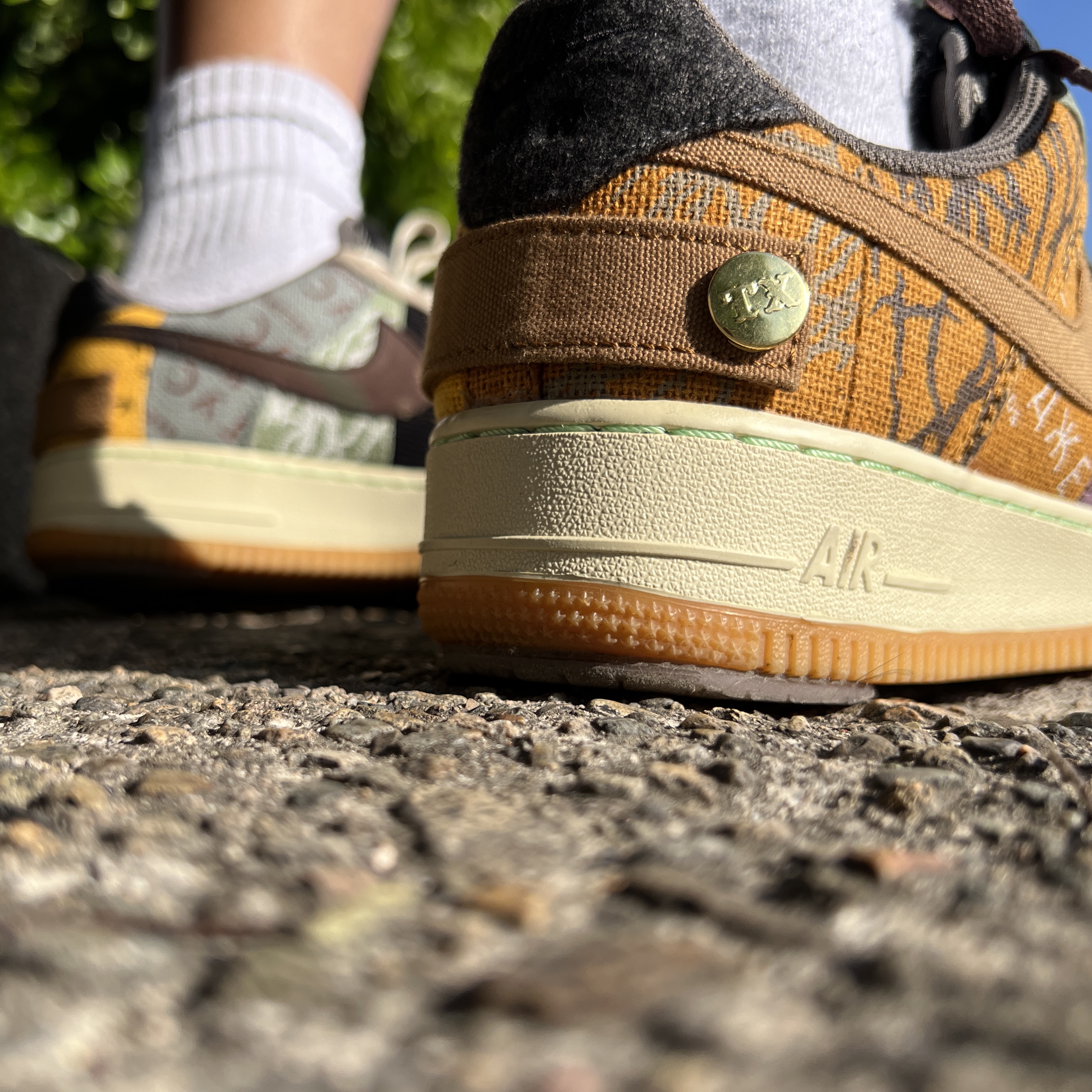 Nike x Travis Scott Air Force 1 Low Cactus Jack 착용 스타일 - 3