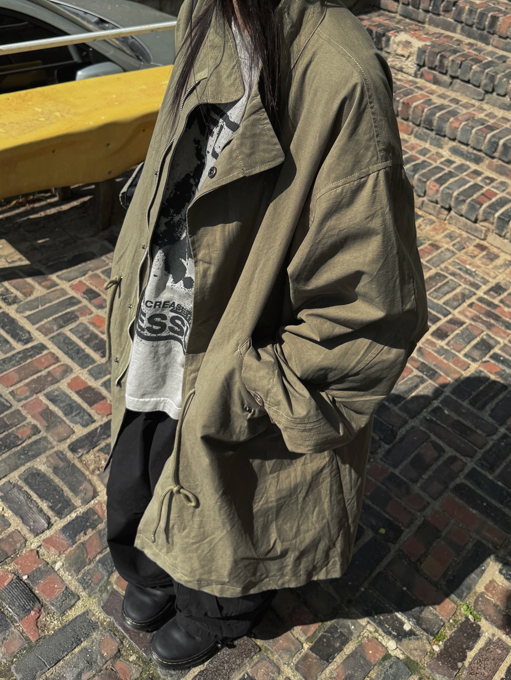 Dr. Martens Reeder Wyoming Leather Utility Shoes Black, Arc'teryx Gore 5 Panel Cap Black 착용 스타일 - 1