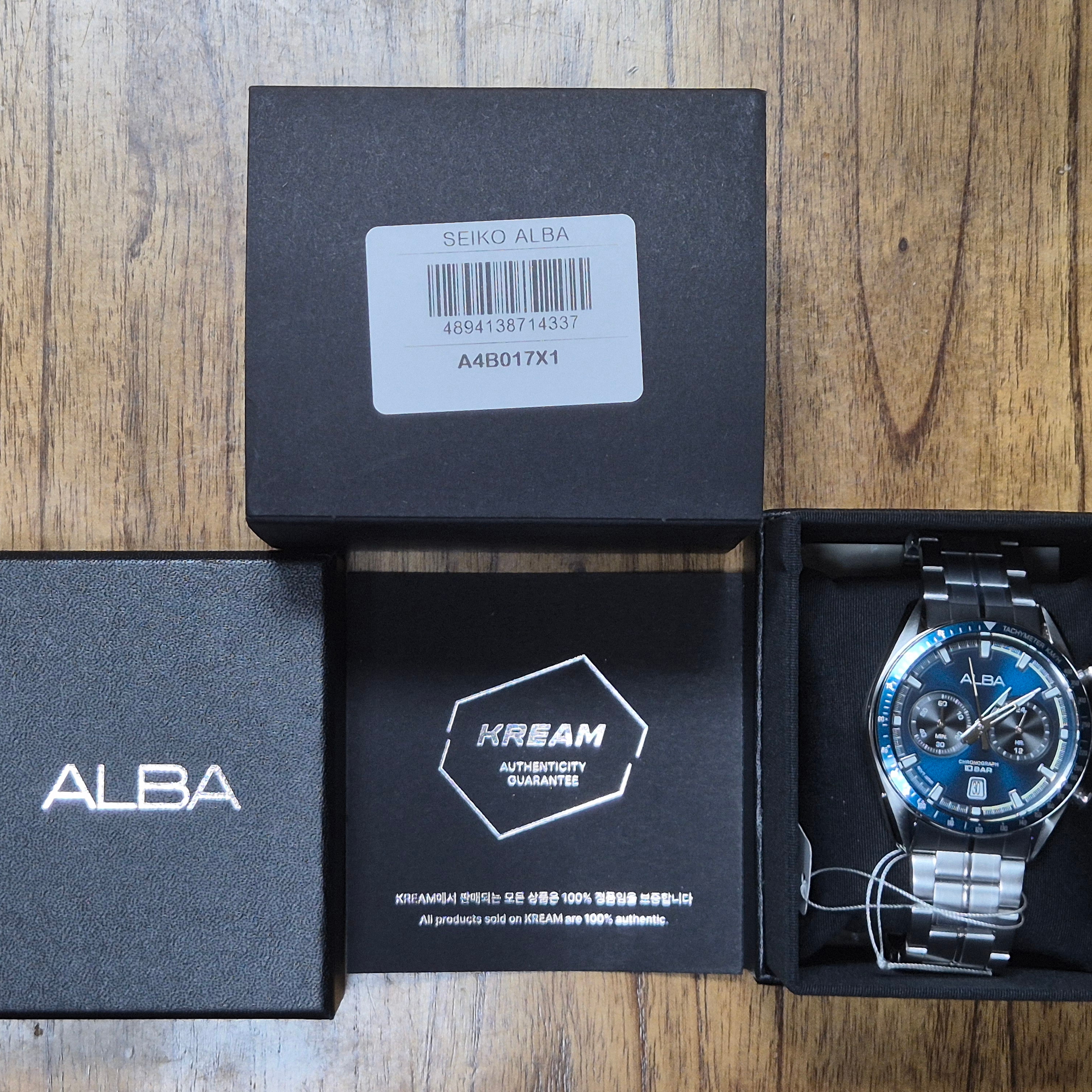 Seiko Alba A4B017X1 Navy Blue 착용 스타일 - 2