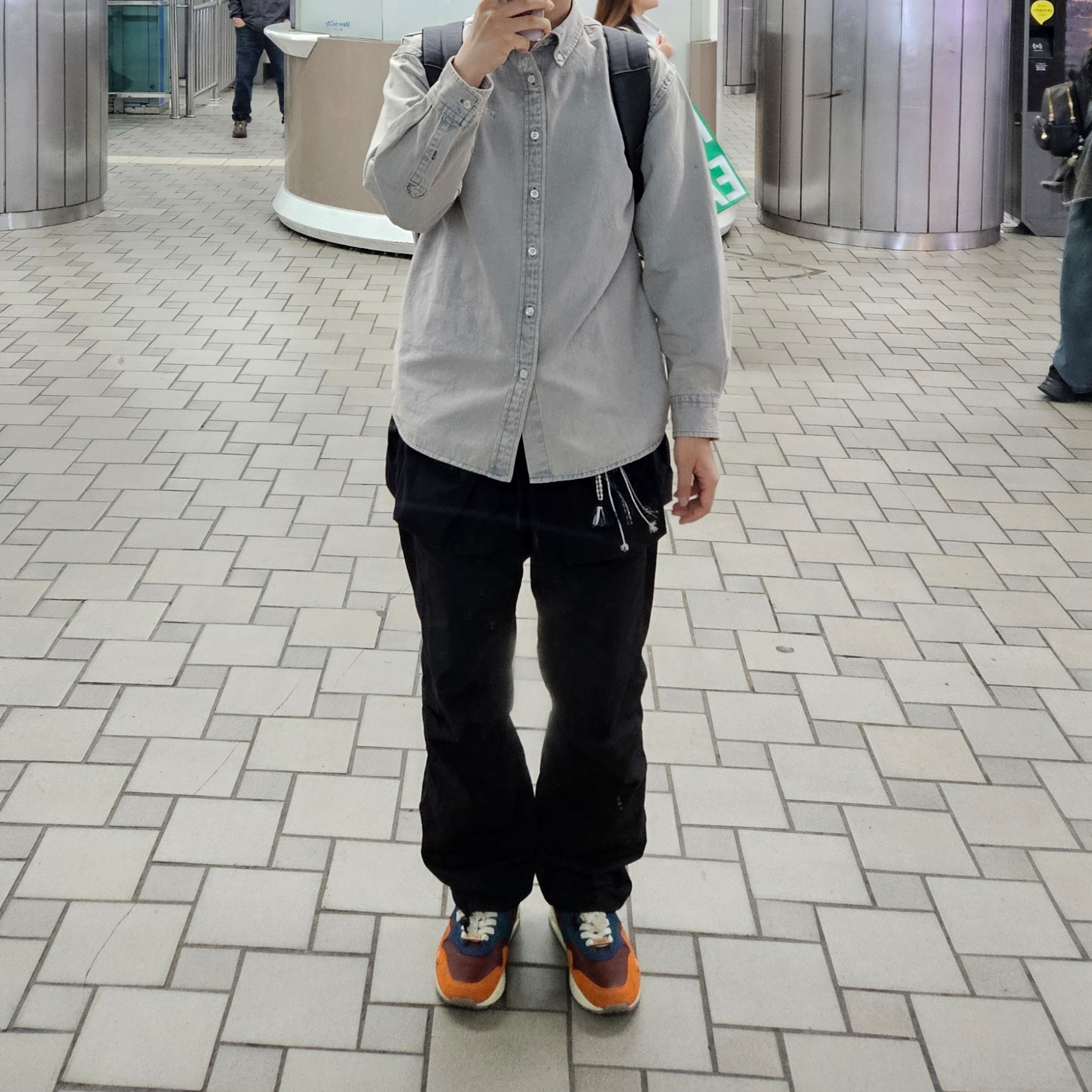 Thisisneverthat Washed Denim Shirt Lavender 착용 스타일