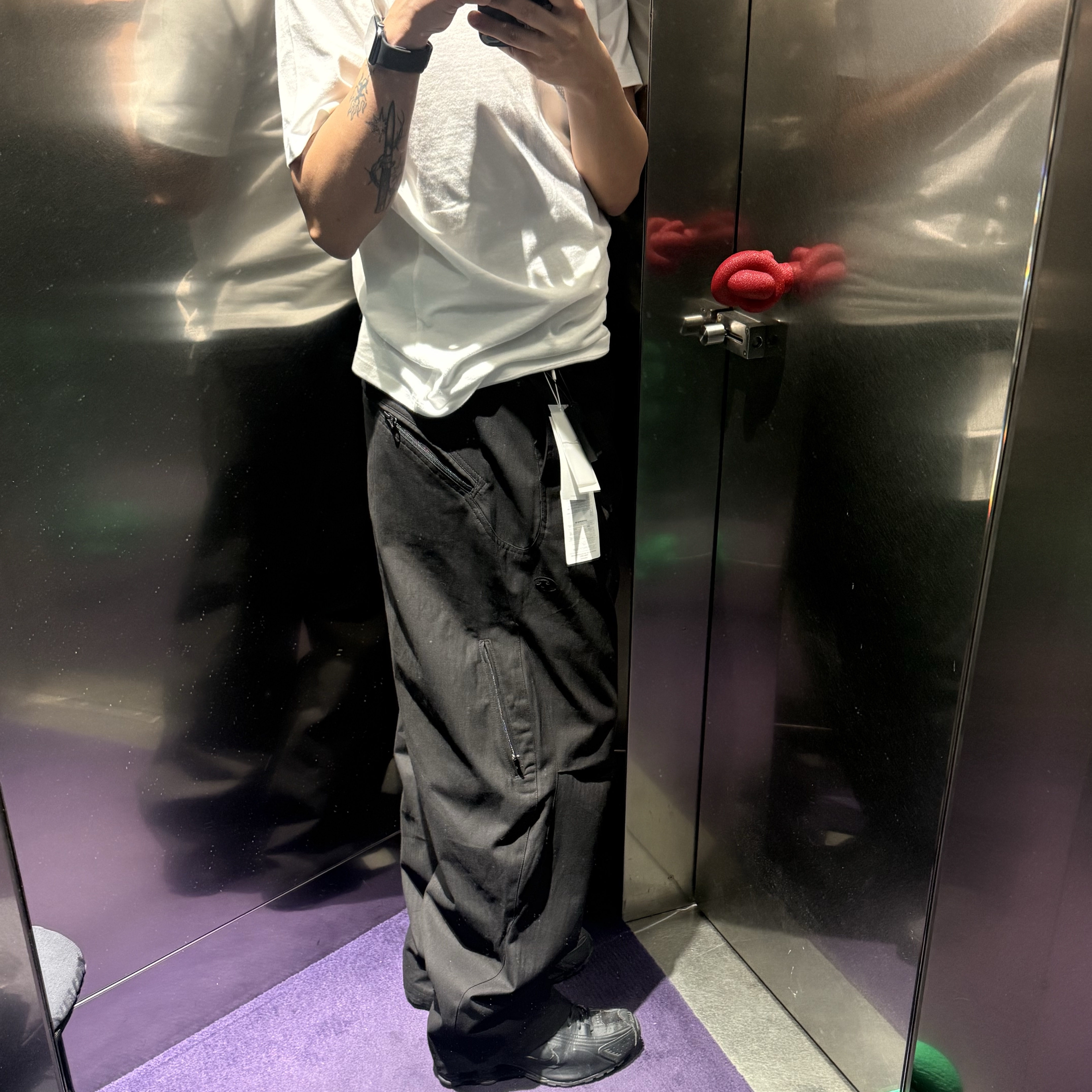 Sansan Gear Back Pocket Pants Black 착용 스타일