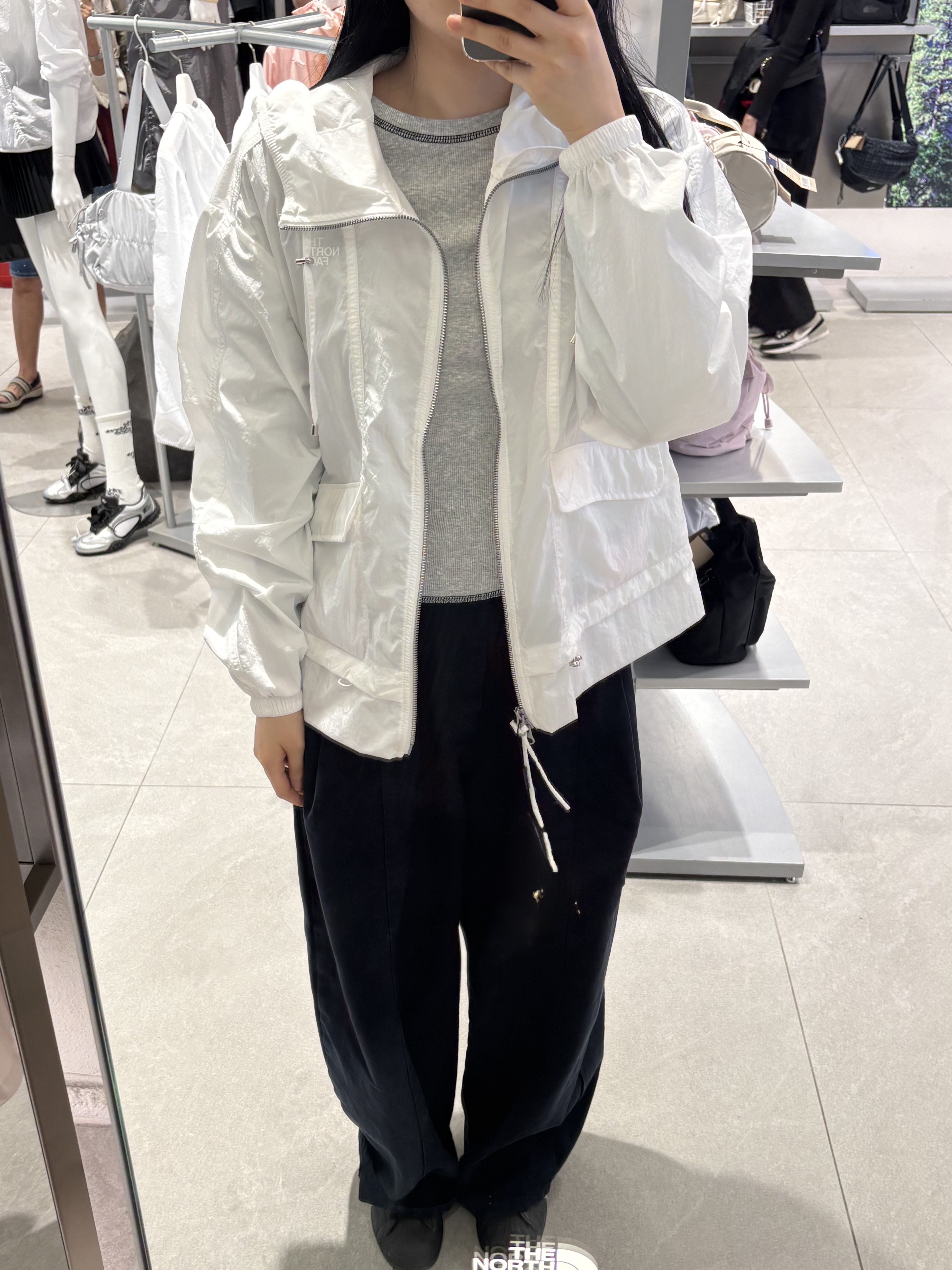 (W) The North Face White Label Liora Jacket White - 26SS 착용 스타일