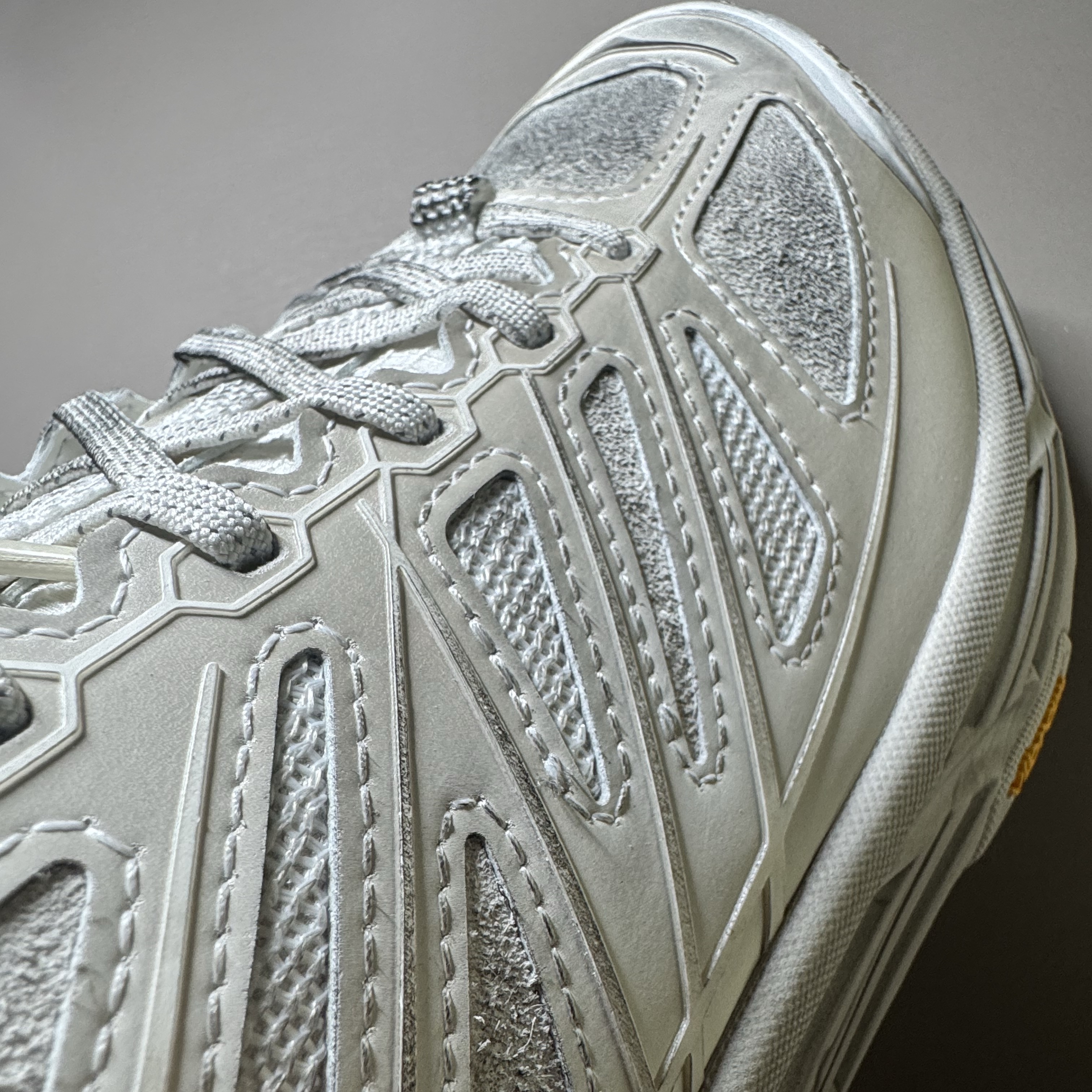 Hoka x Xlim Mafate Speed 2 TS Grey Foam 착용 스타일