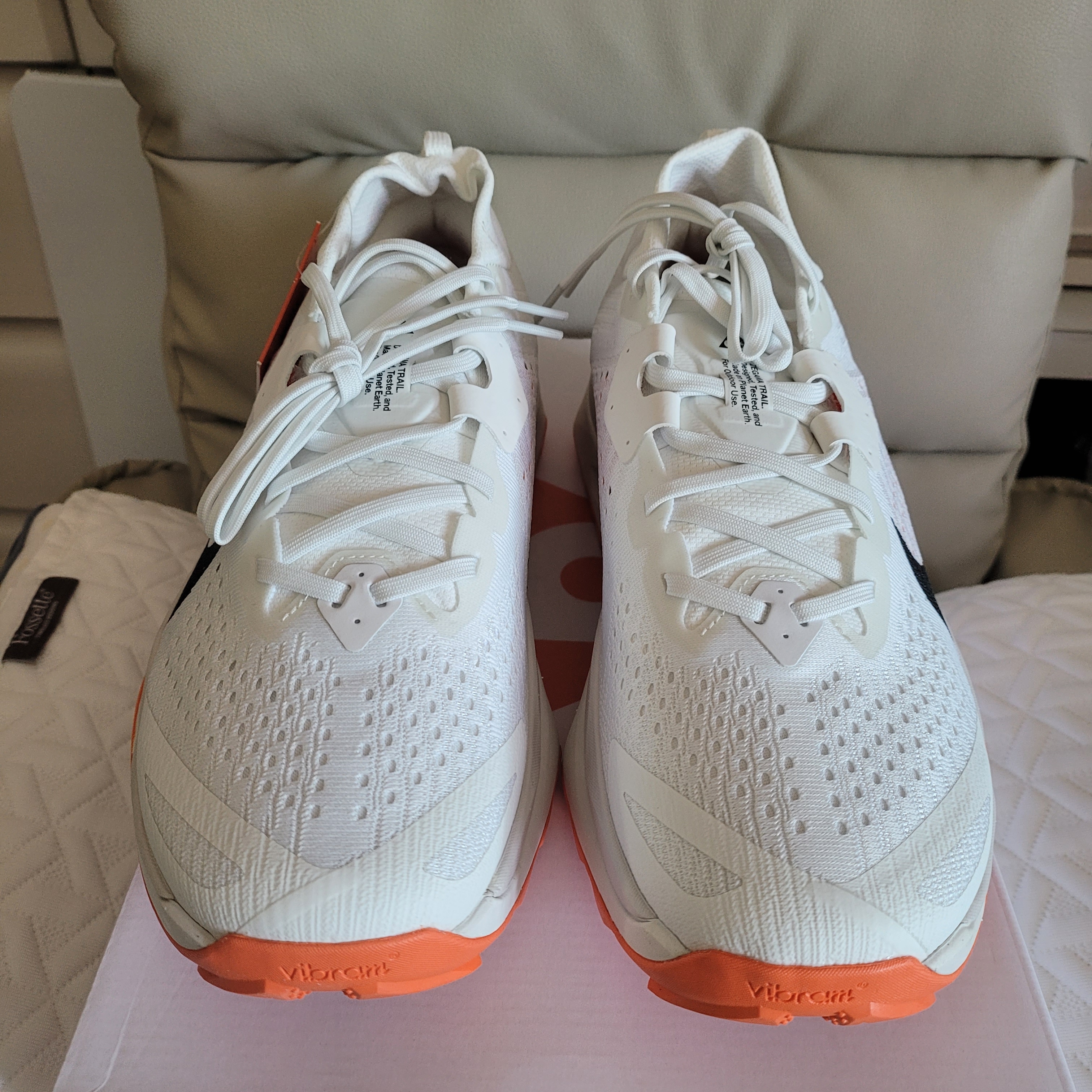 Nike ACG Zegama Summit White Phantom 착용 스타일 - 2