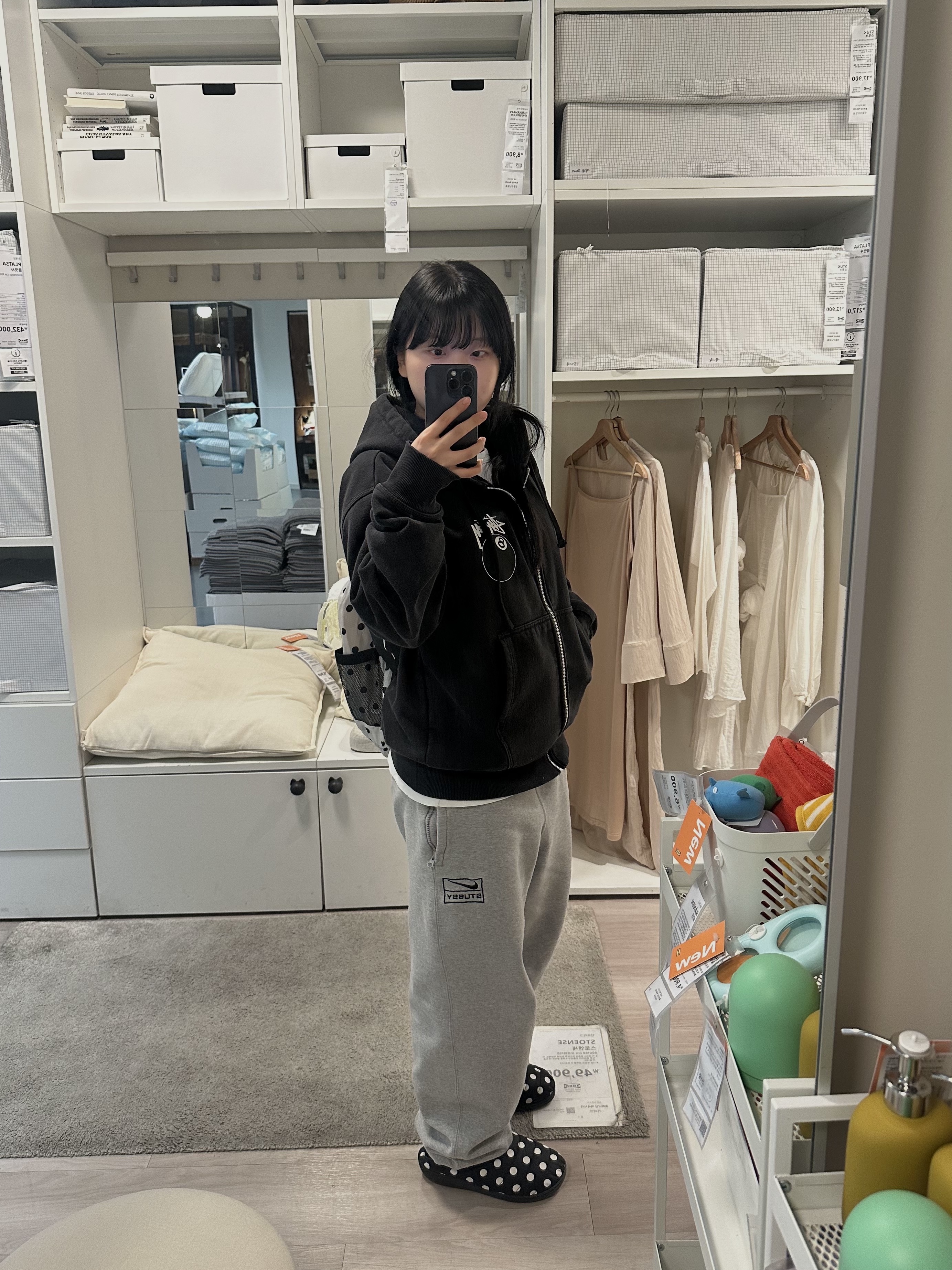 Subu Permanent F-Line Dots, Stussy 8 Ball Zip Hoodie Black - 22SS 착용 스타일 - 1