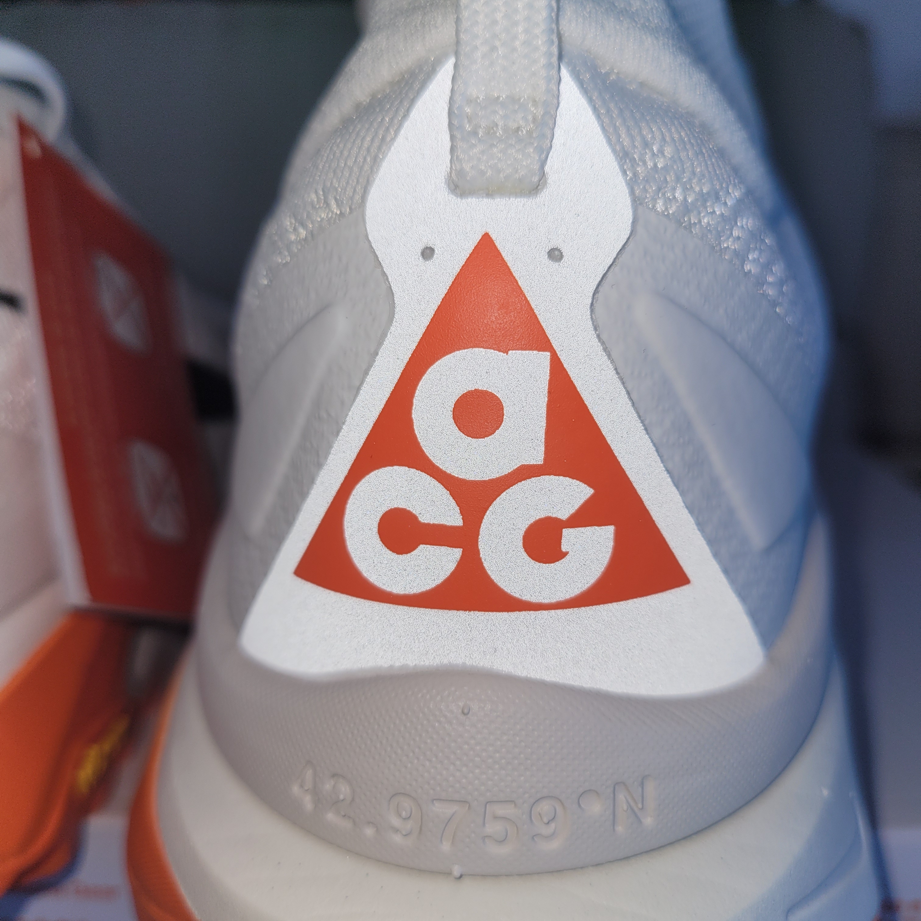 Nike ACG Zegama Summit White Phantom 착용 스타일 - 10